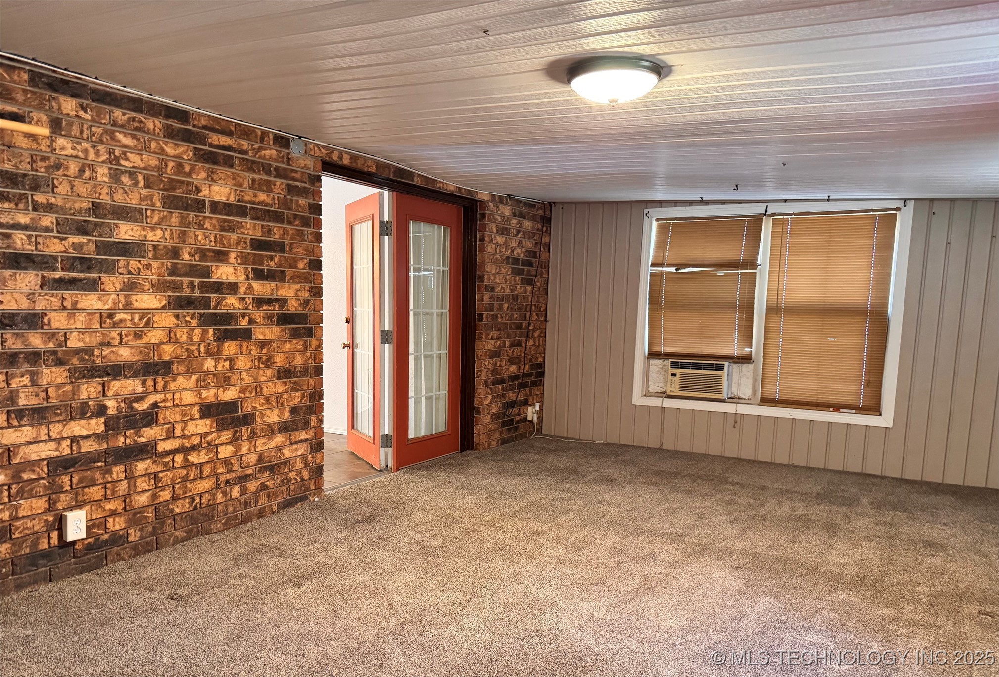 1114 Comet Property Photo 18