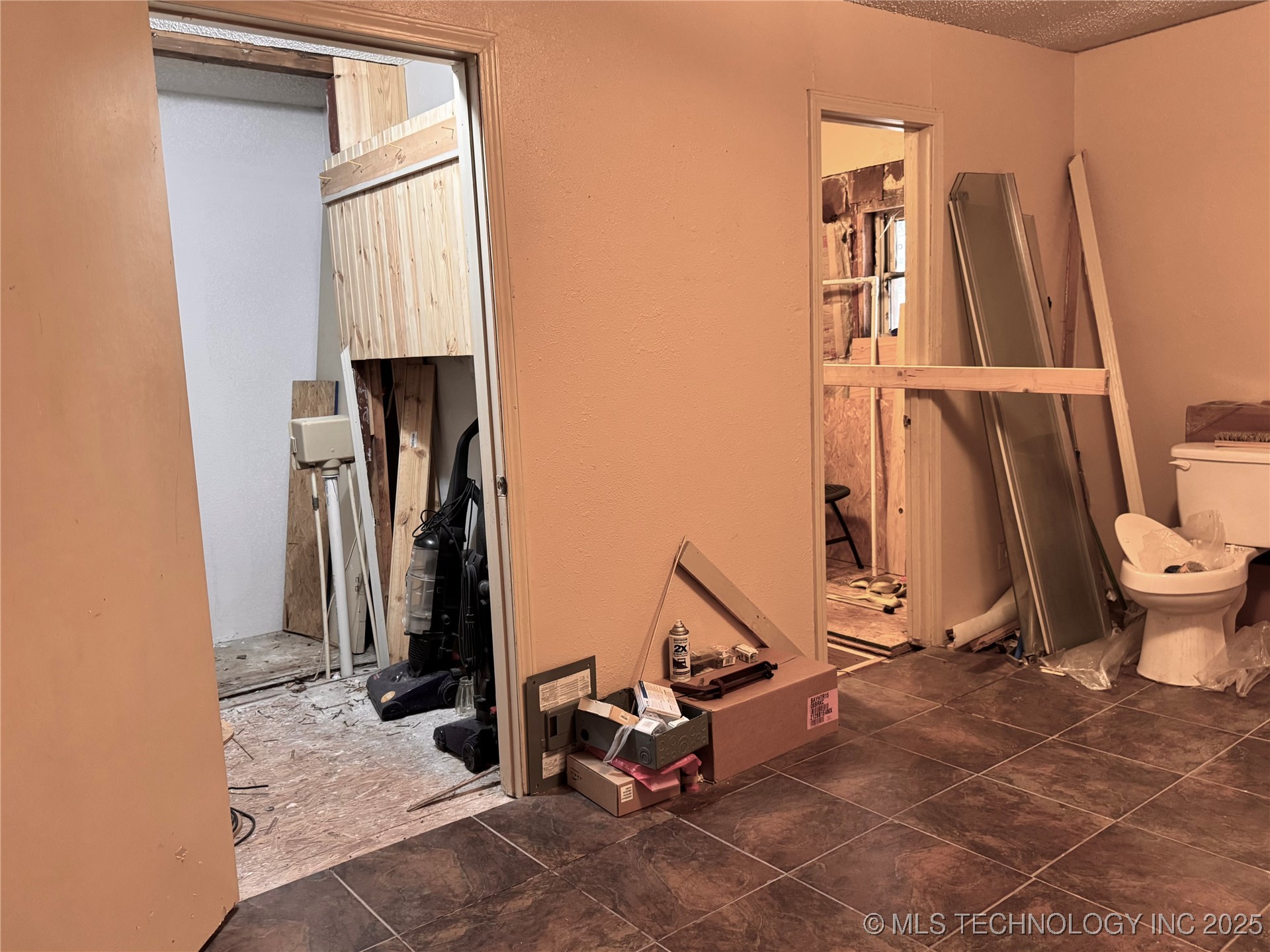 1114 Comet Property Photo 24