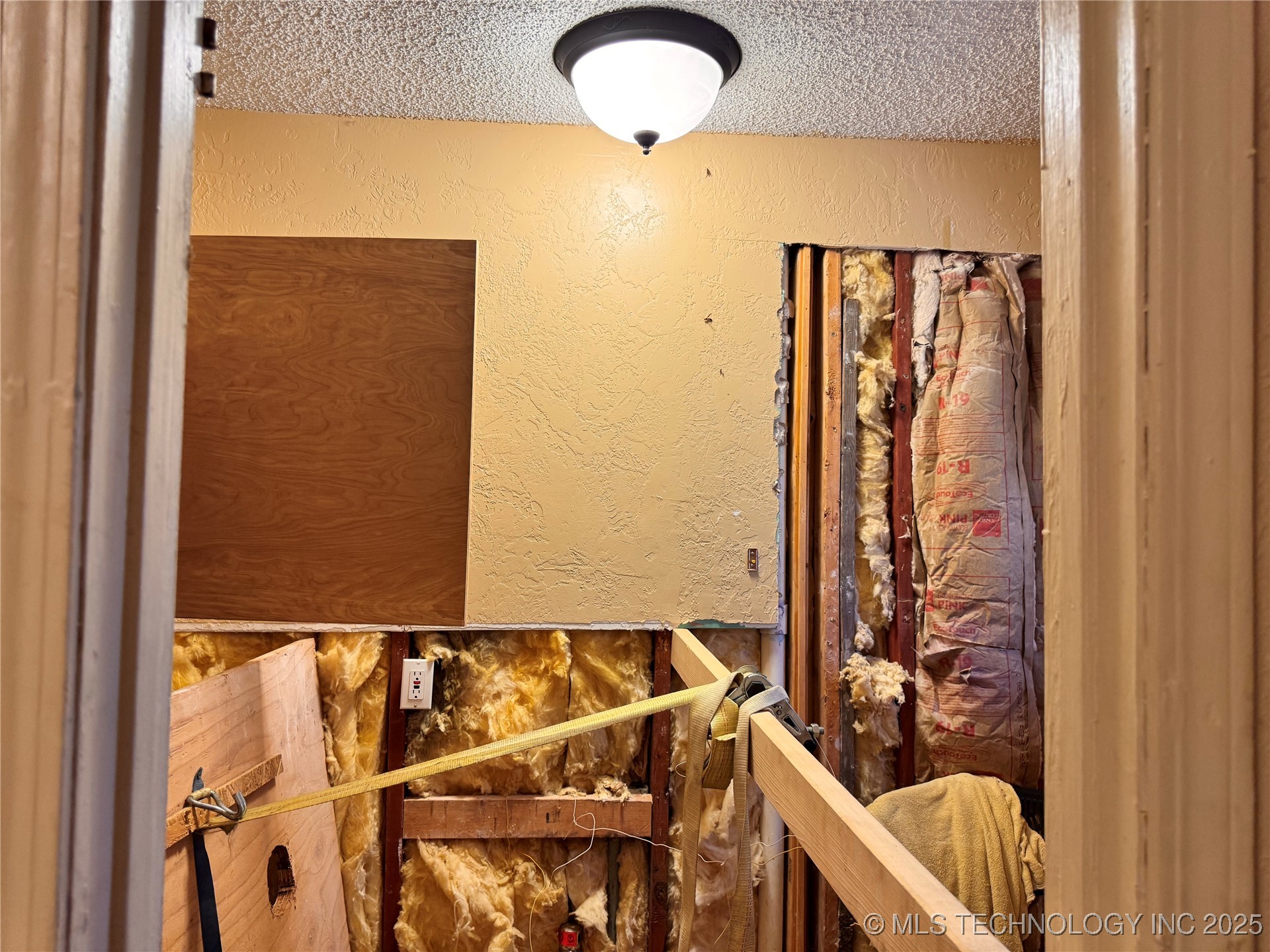 1114 Comet Property Photo 32