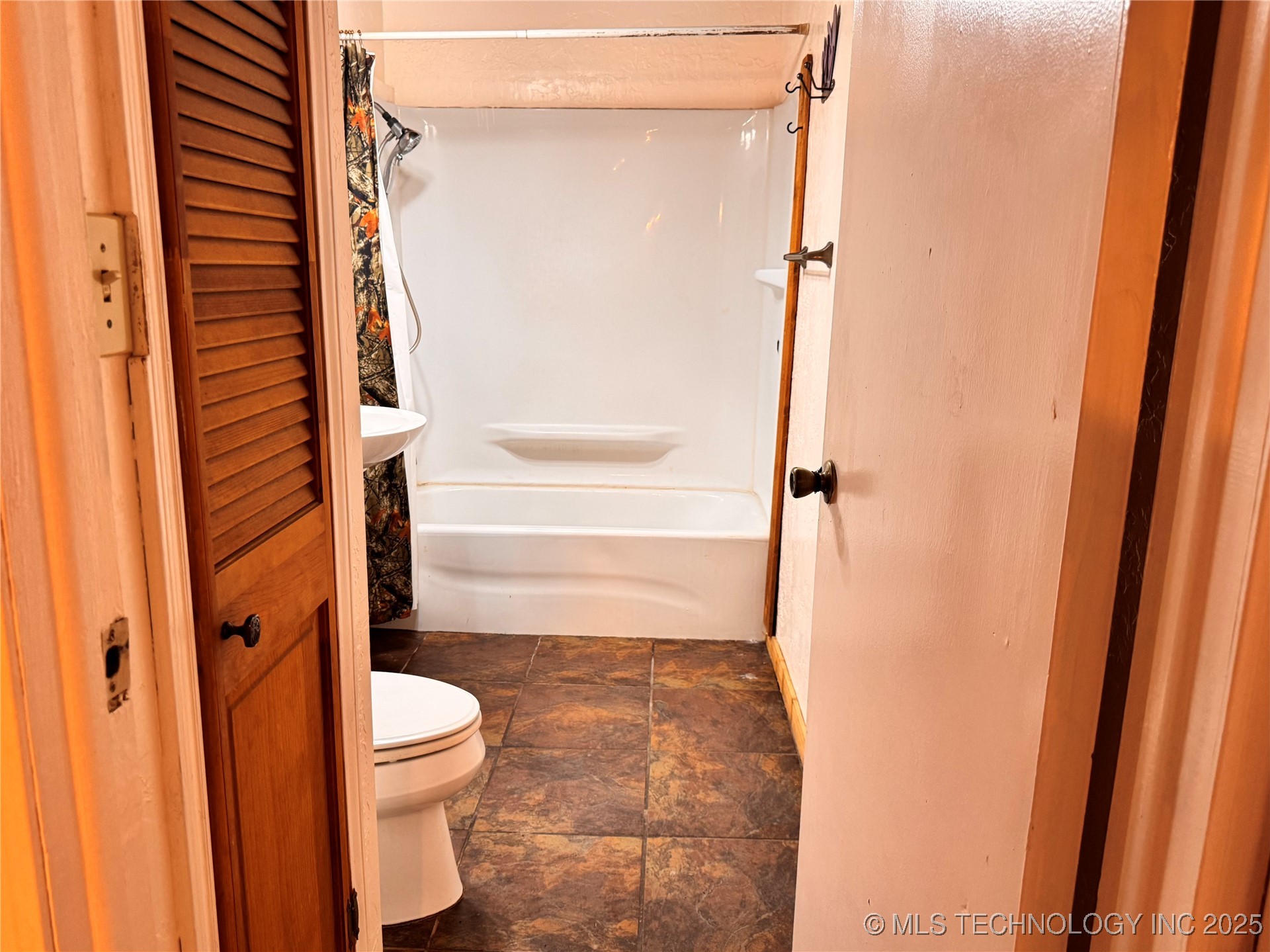 1114 Comet Property Photo 39