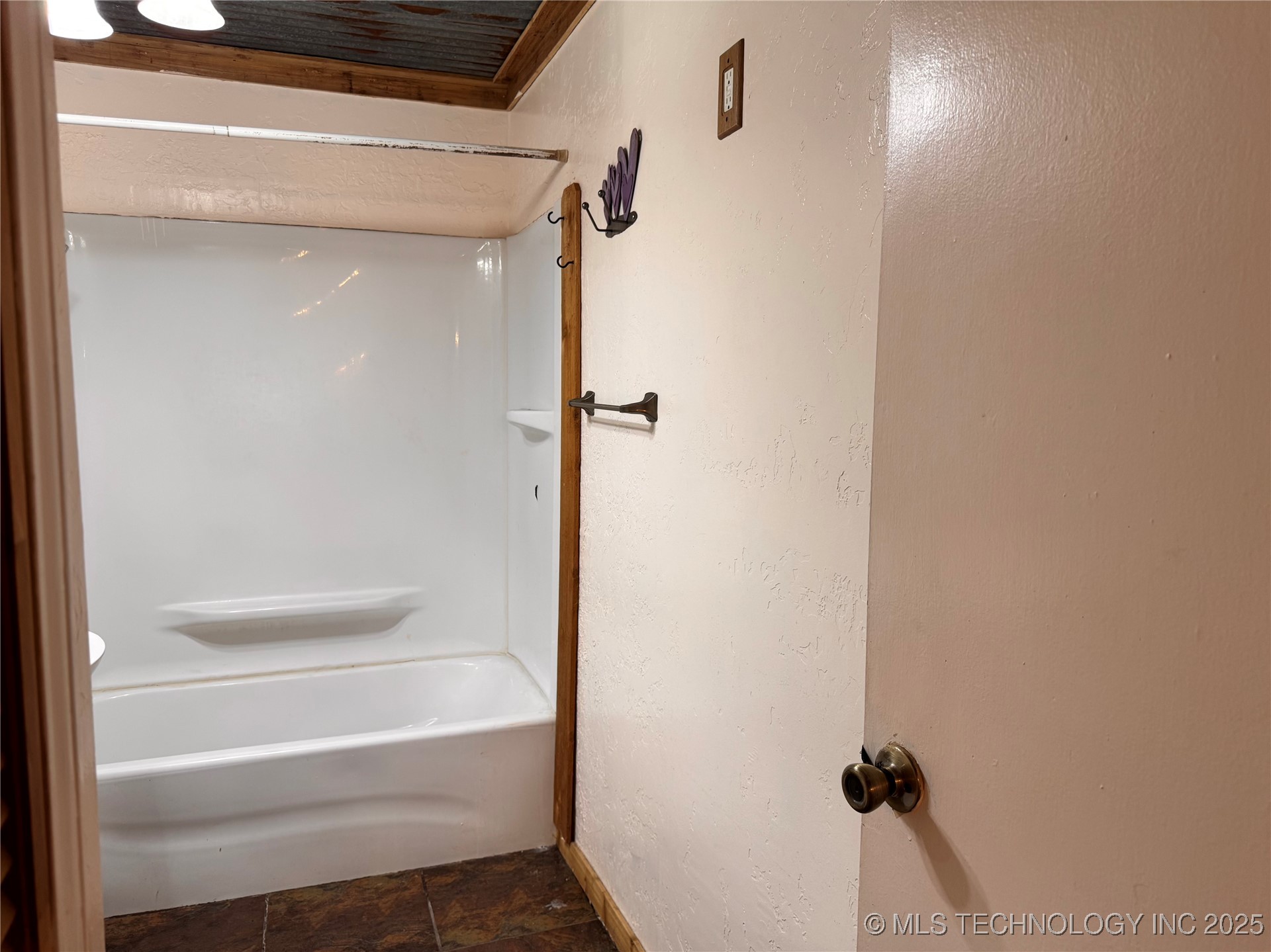 1114 Comet Property Photo 42