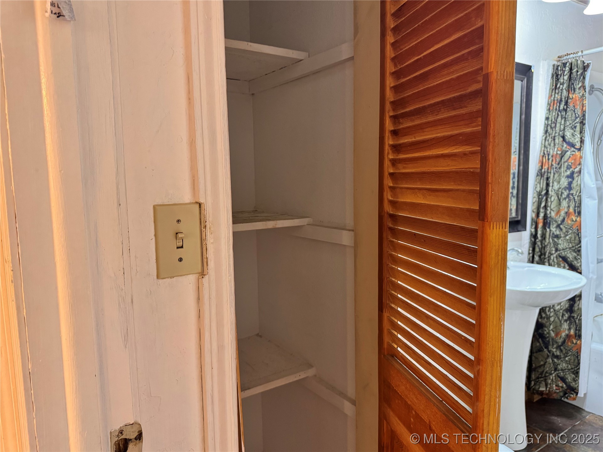 1114 Comet Property Photo 43