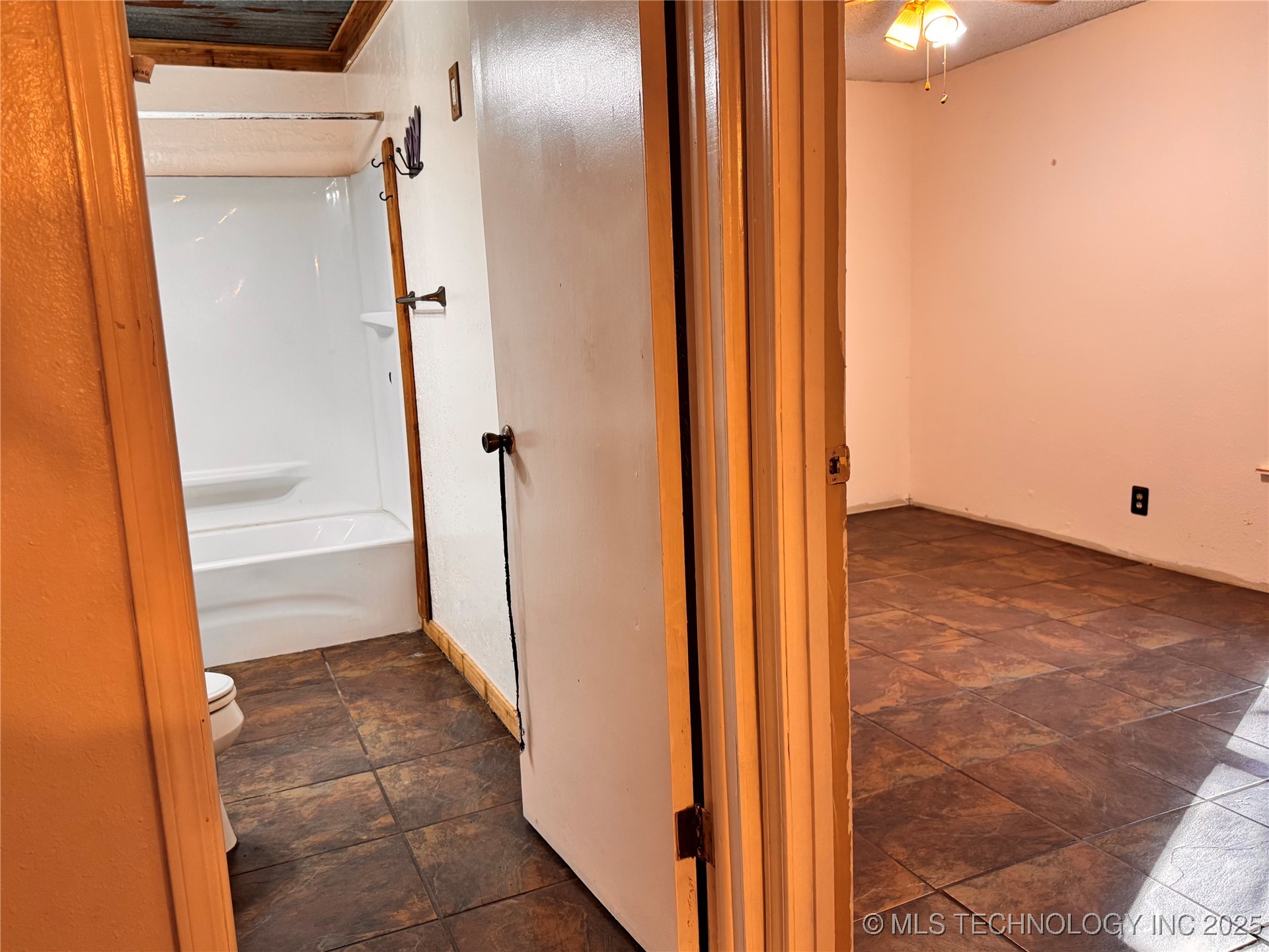 1114 Comet Property Photo 45