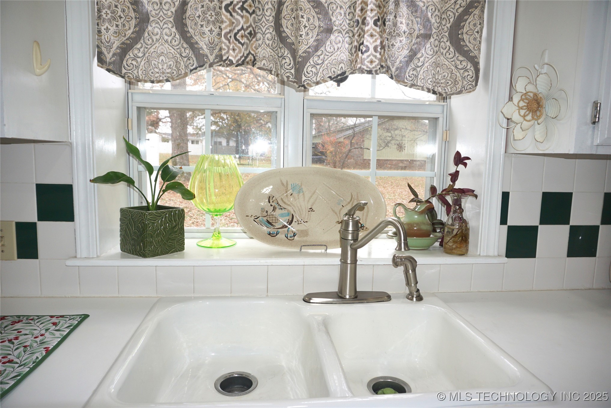 906 N 14 Street Property Photo 11