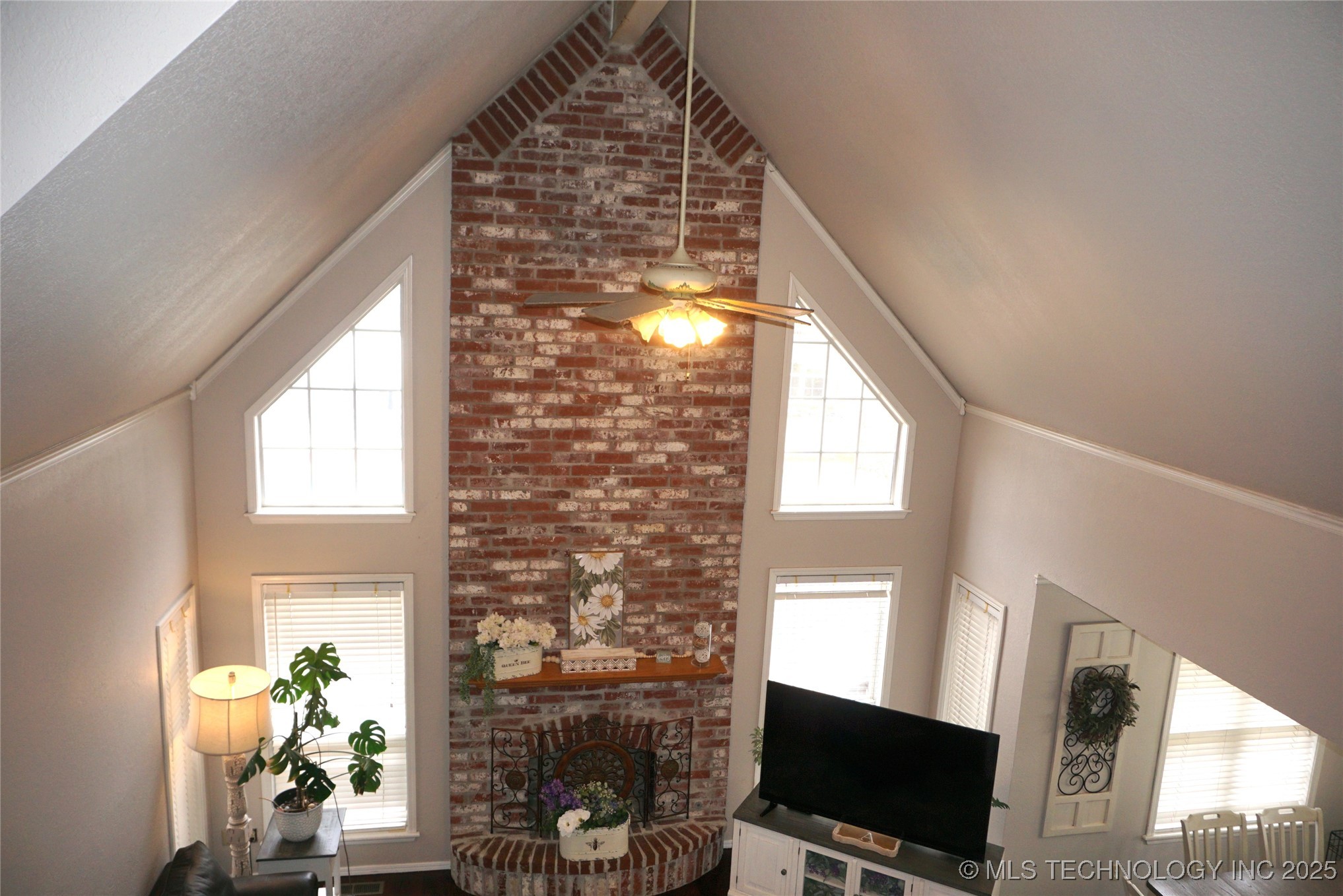 906 N 14 Street Property Photo 23