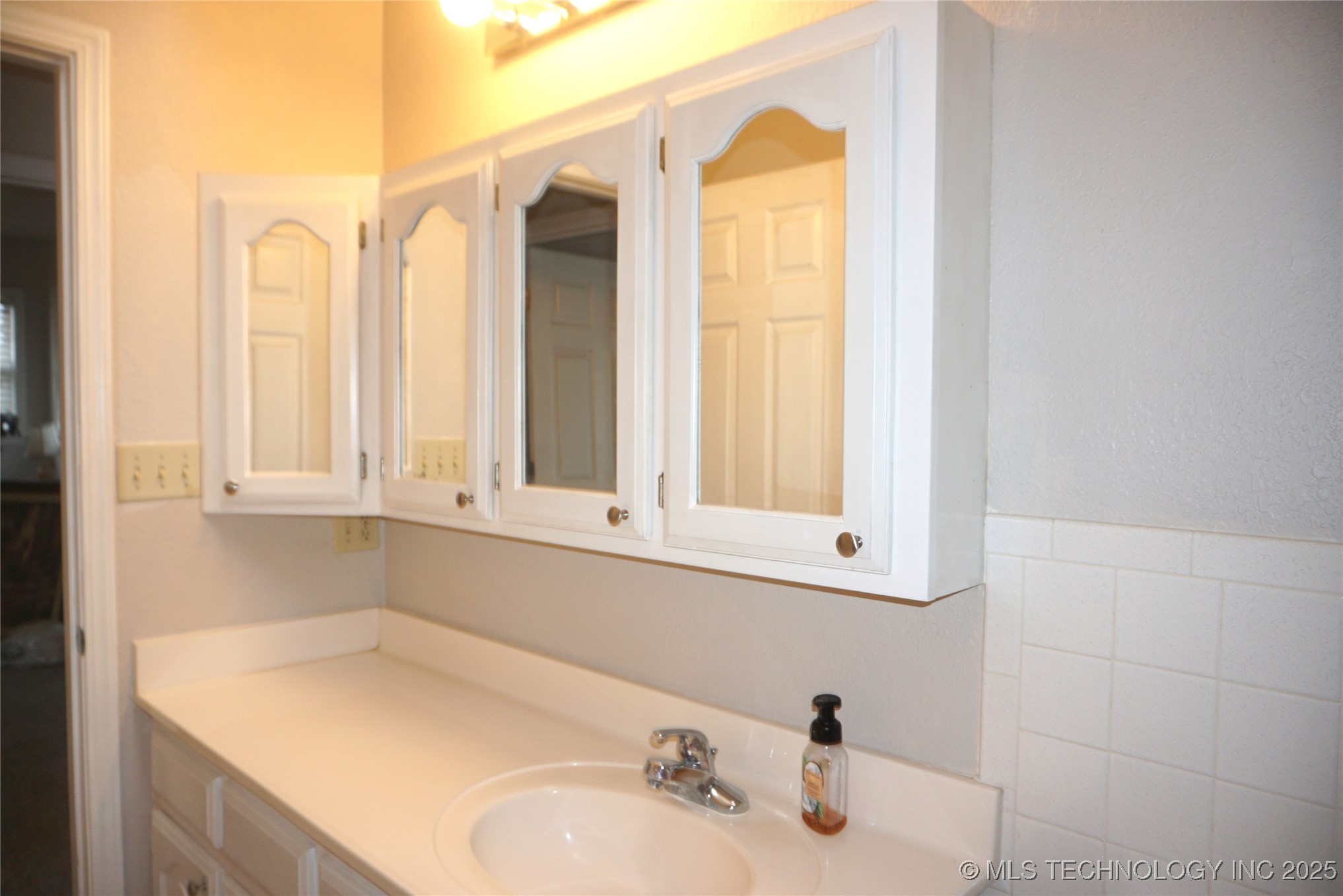 906 N 14 Street Property Photo 34