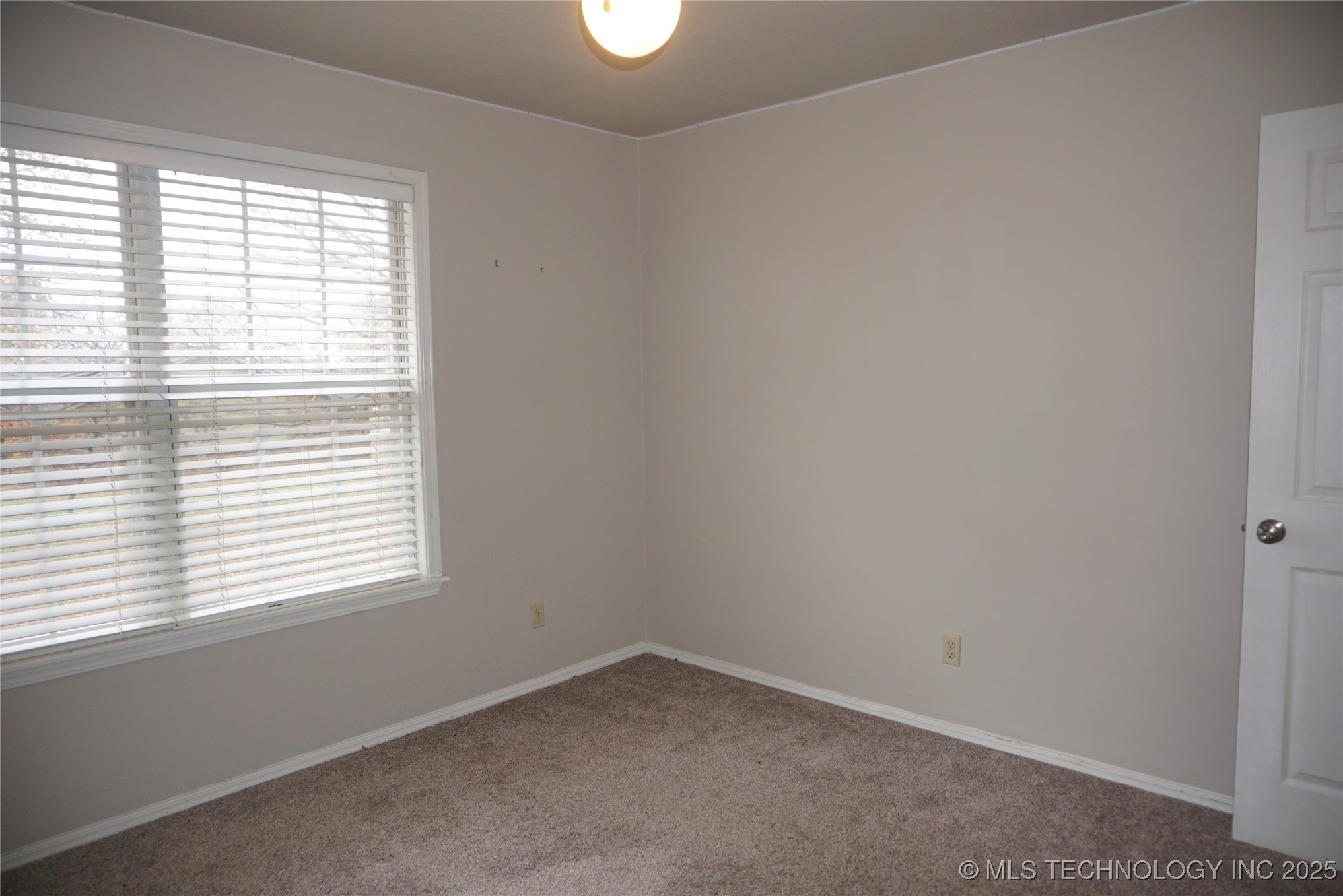 906 N 14 Street Property Photo 39