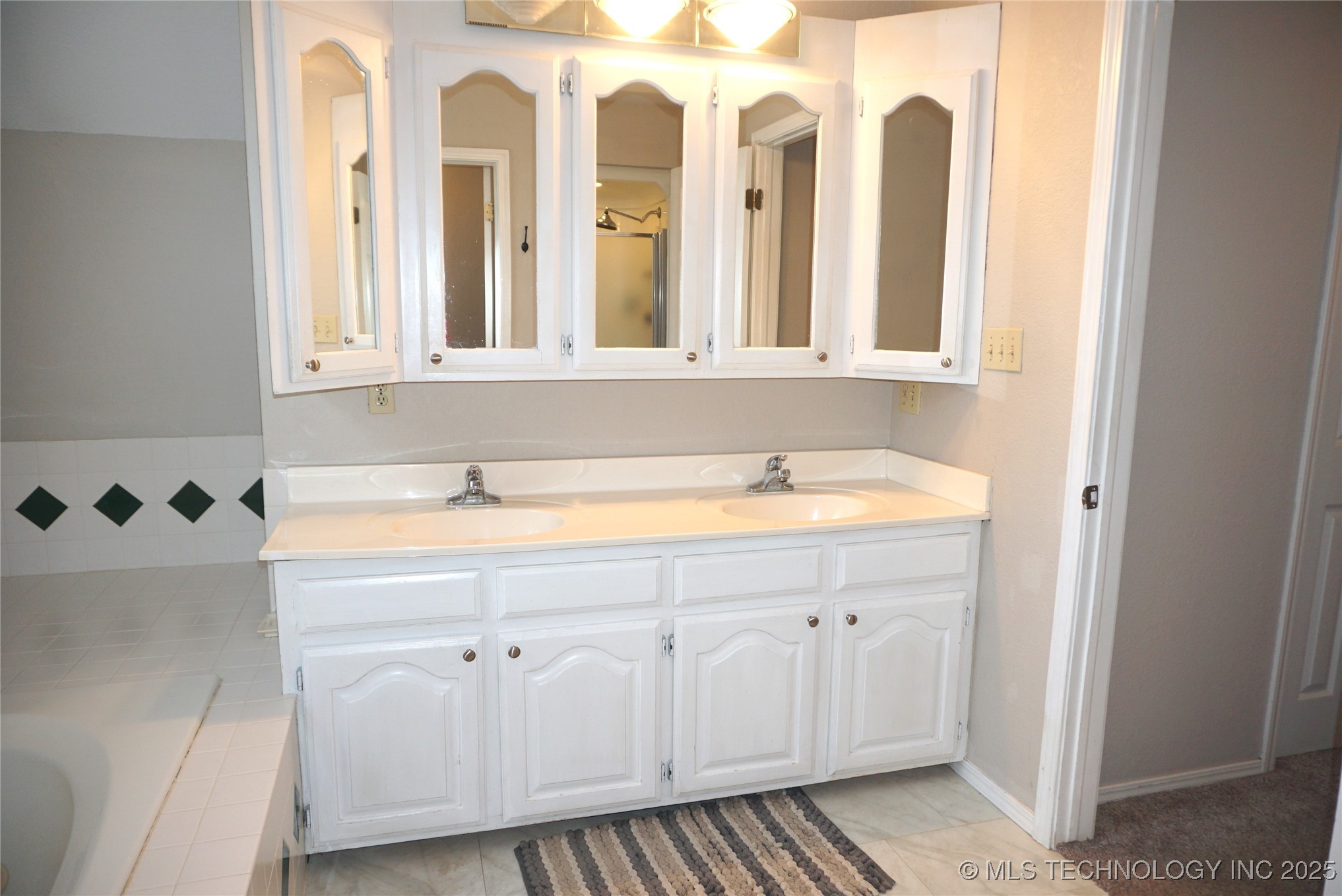 906 N 14 Street Property Photo 48