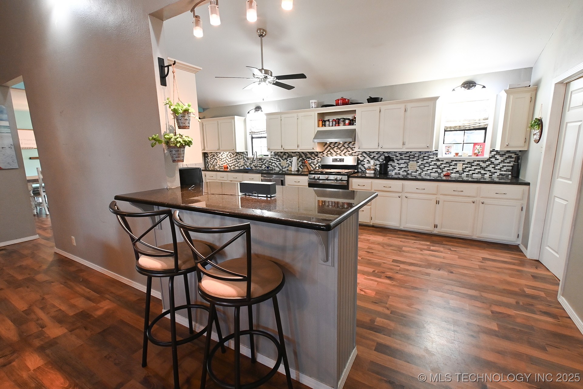 106219 S 4757 Road Property Photo 4