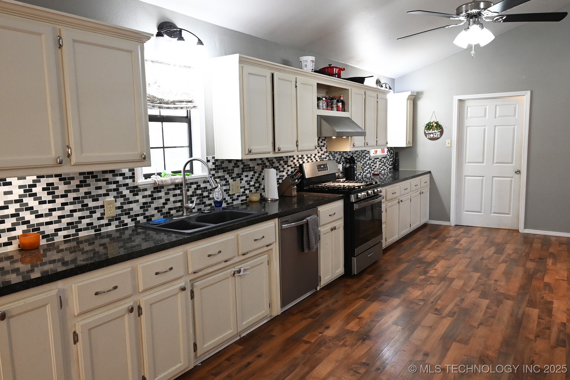 106219 S 4757 Road Property Photo 8