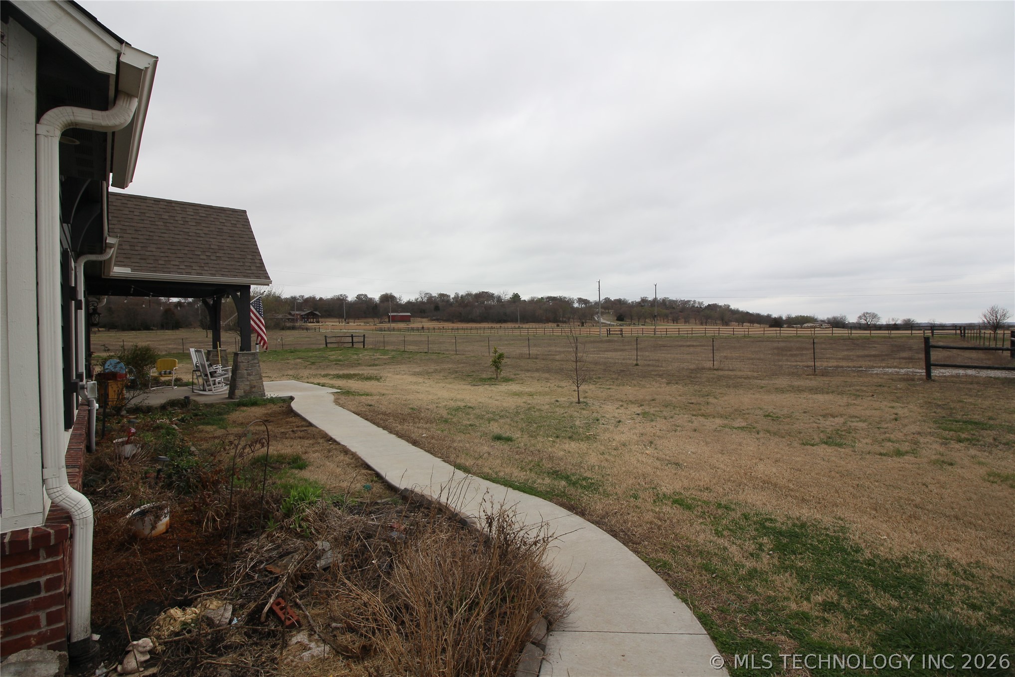 18500 Slick Road Property Photo 6