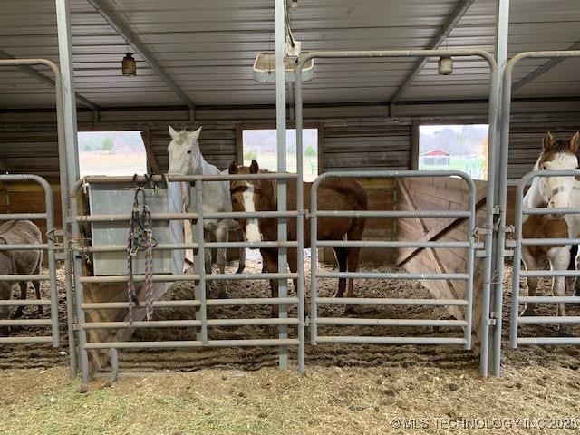 18500 Slick Road Property Photo 22