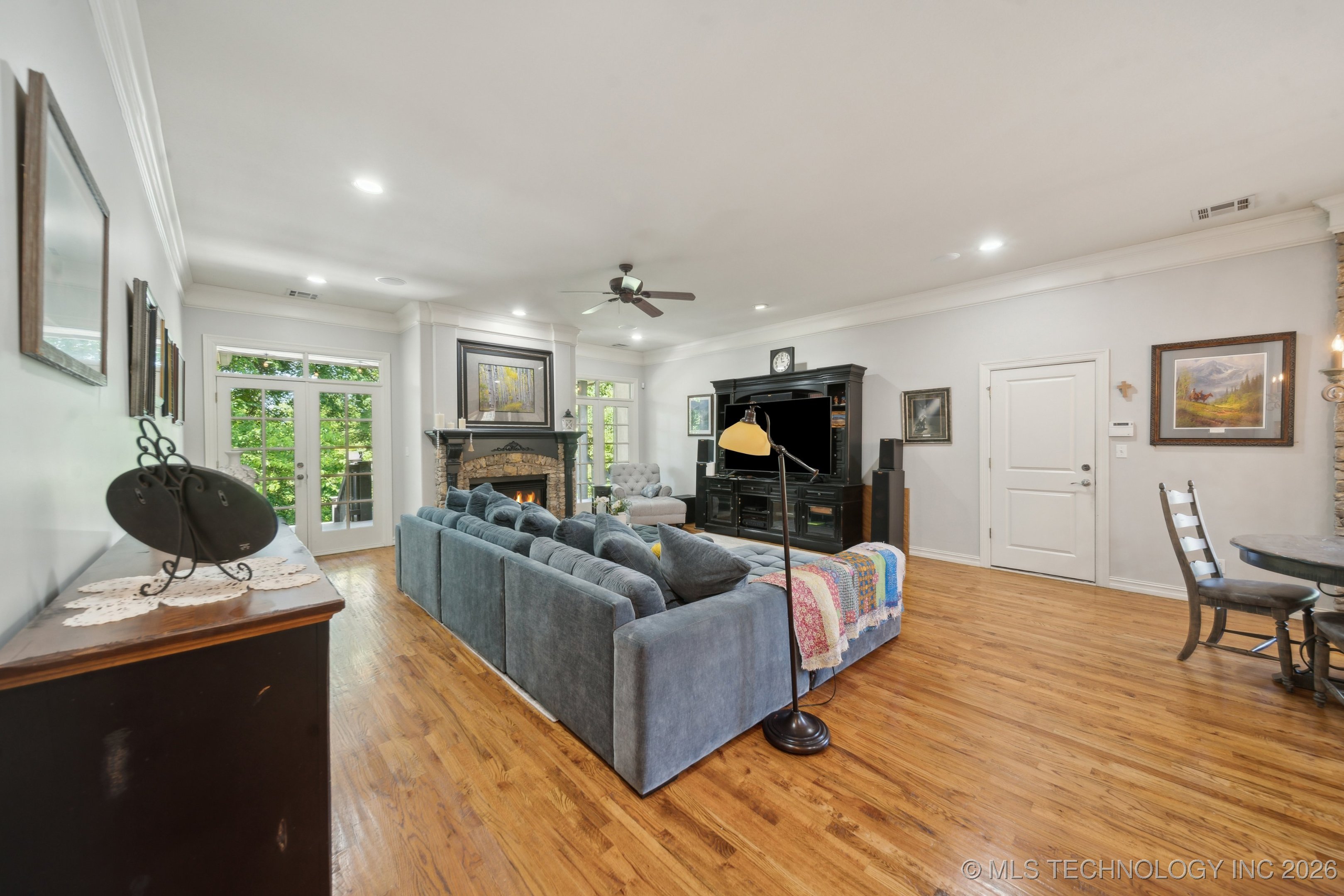 3335 E 93rd Street Property Photo 8