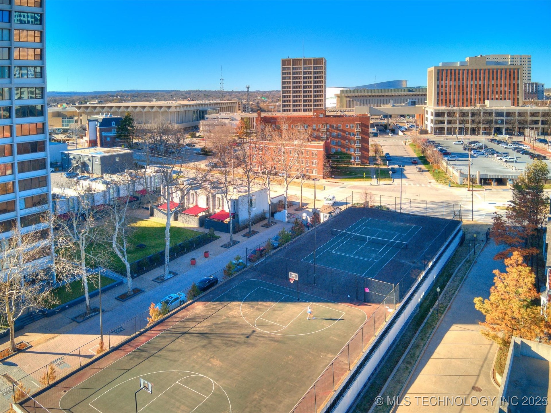 410 W 7th Street 223 Property Photo 6