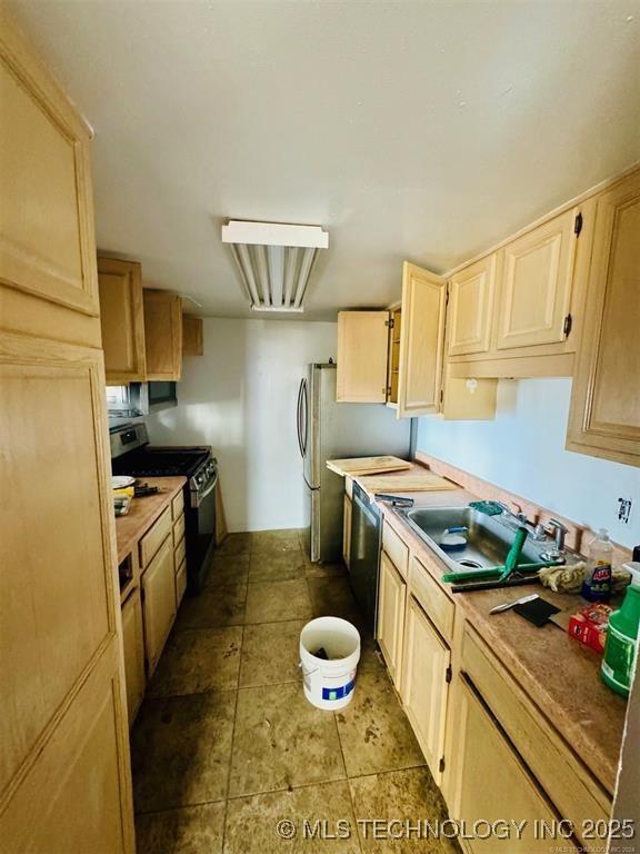 410 W 7th Street 223 Property Photo 9