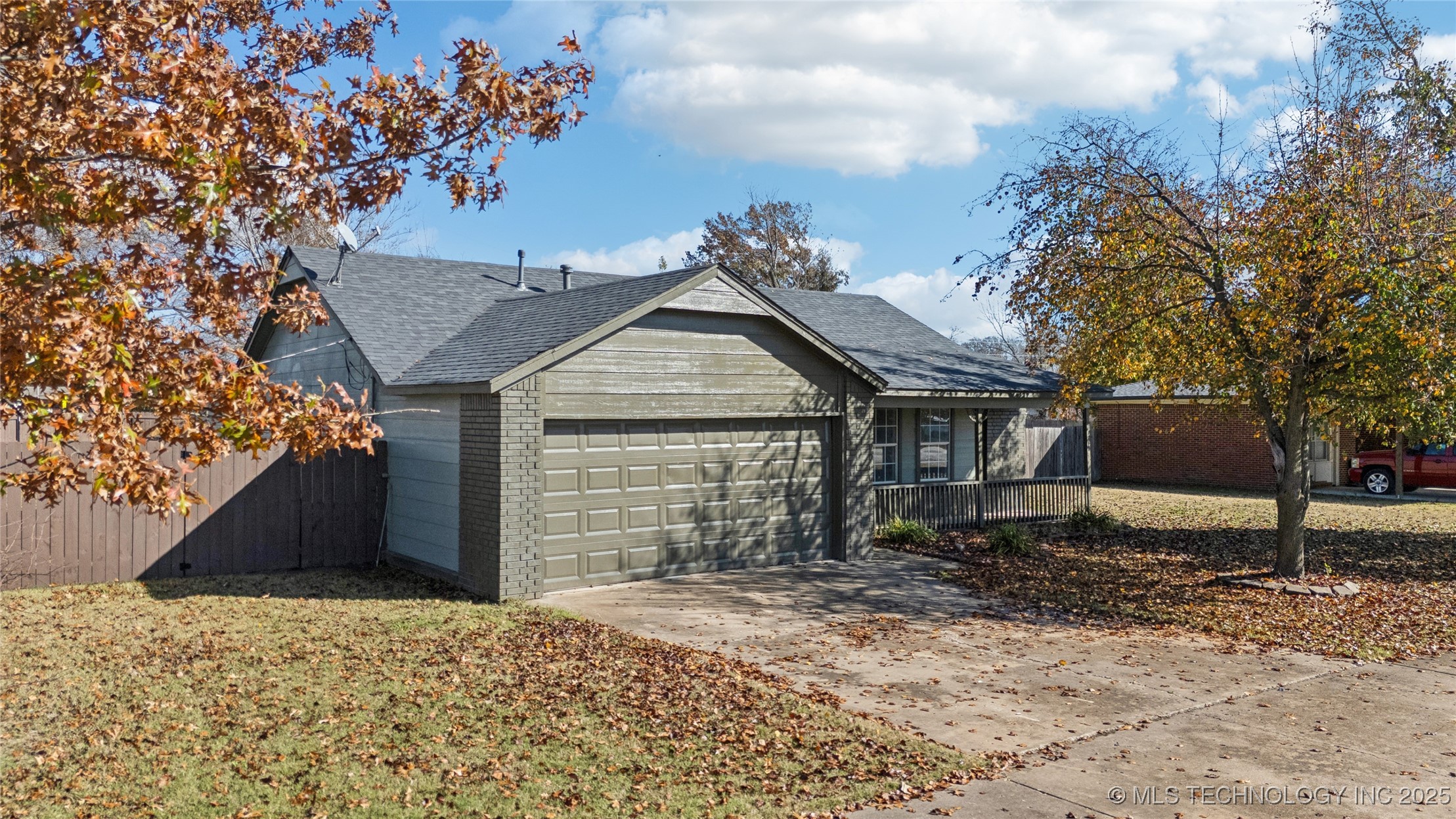 395 Nw B Street Property Photo 2