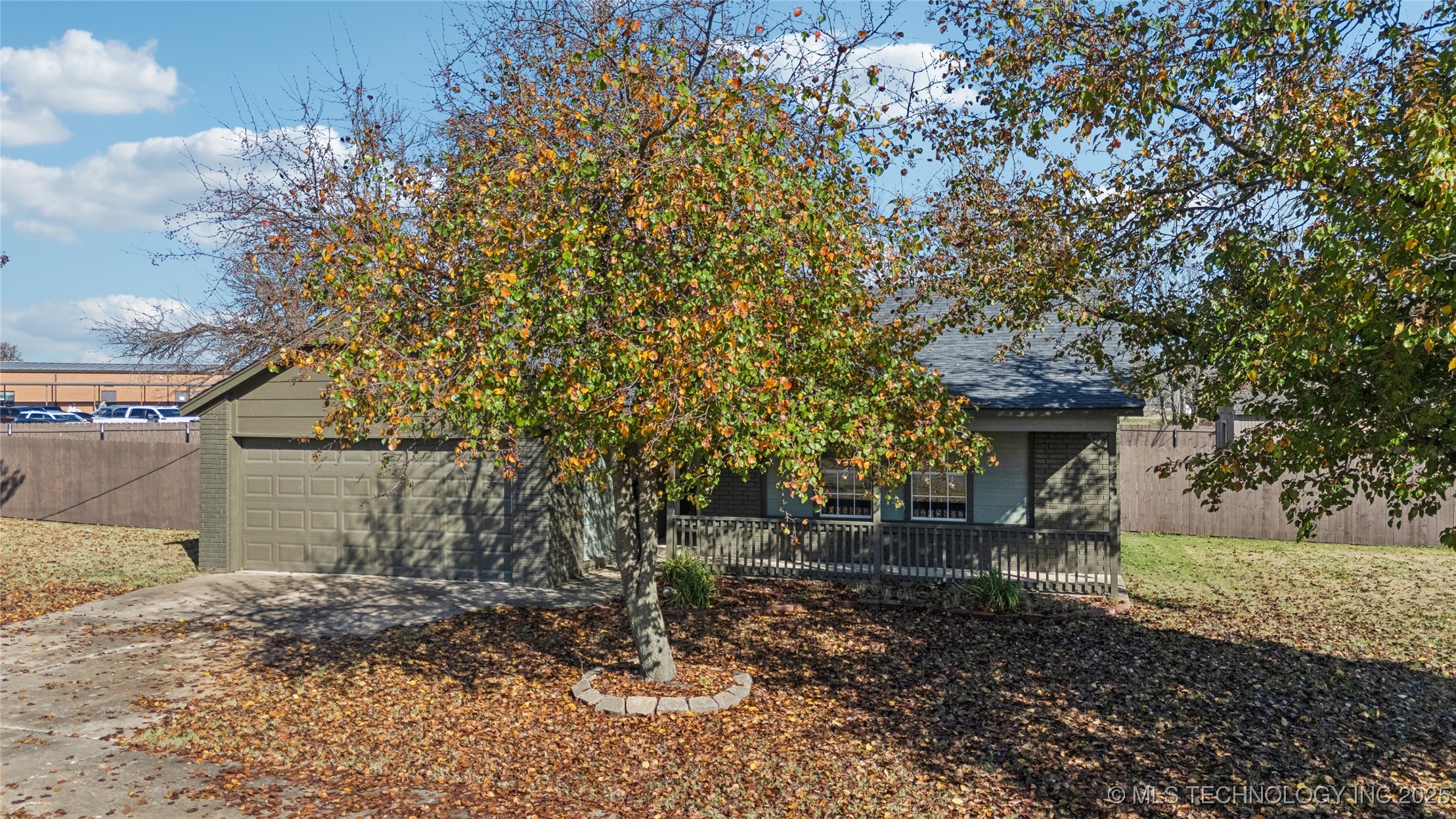 395 Nw B Street Property Photo 3