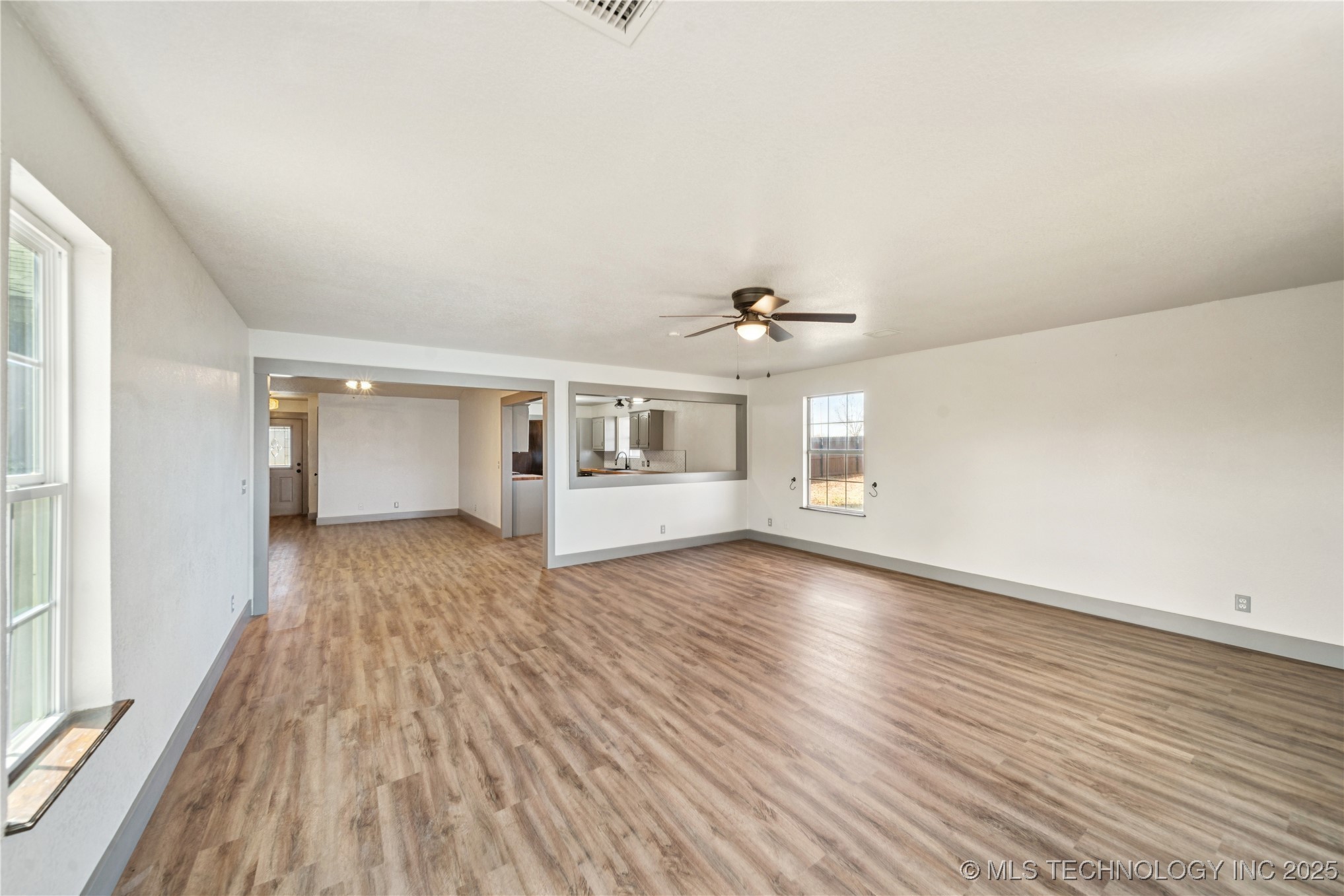 395 Nw B Street Property Photo 10