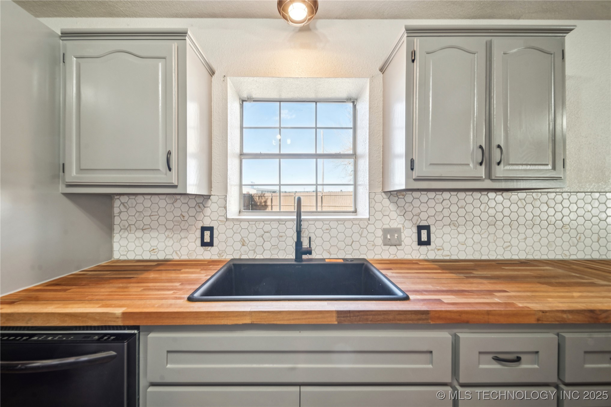 395 Nw B Street Property Photo 19