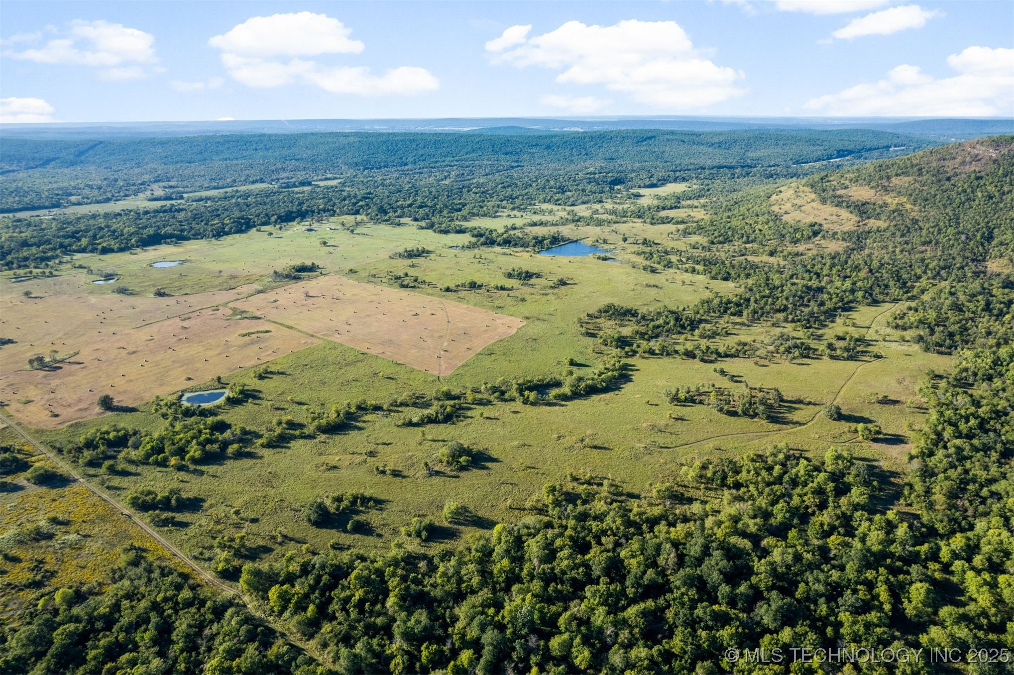 1600 N Newkirk Road Property Photo 10