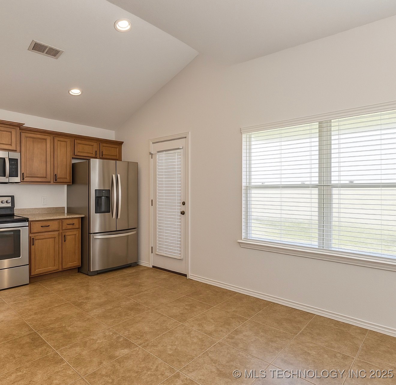 10317 S Nathan Street Property Photo 4