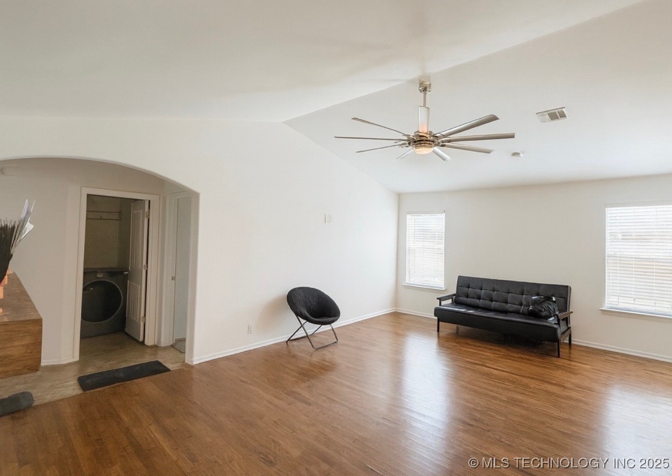 10317 S Nathan Street Property Photo 6