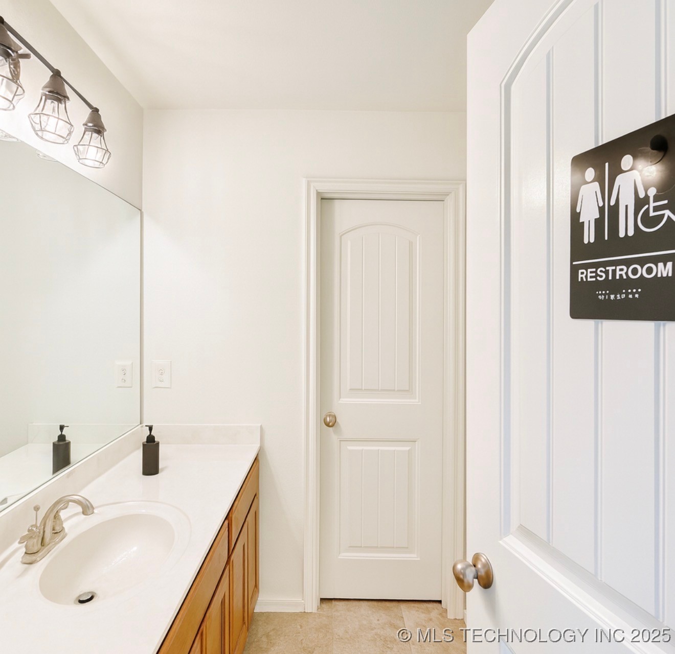 10317 S Nathan Street Property Photo 7