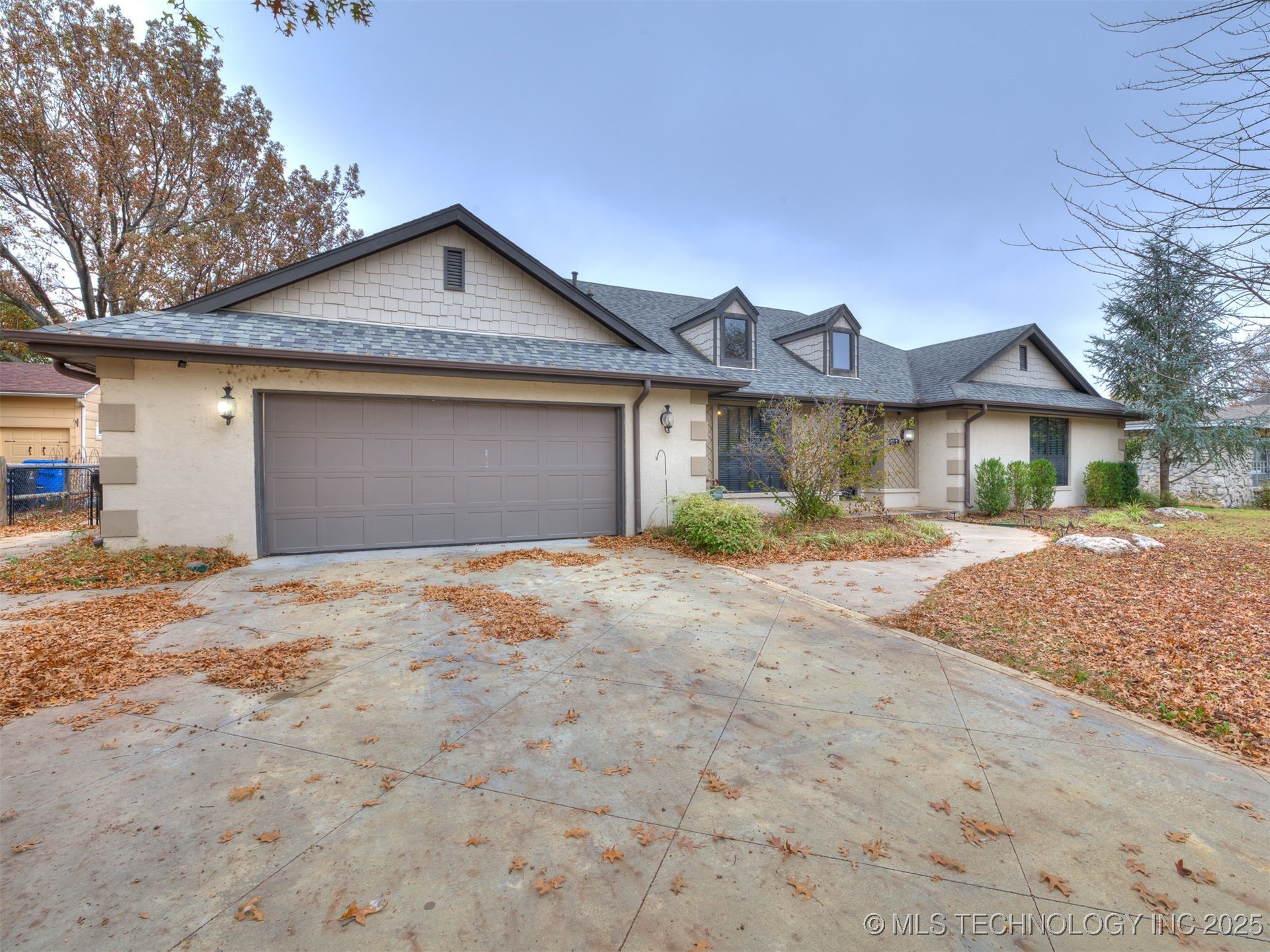 517 Meadowood Drive Property Photo 2