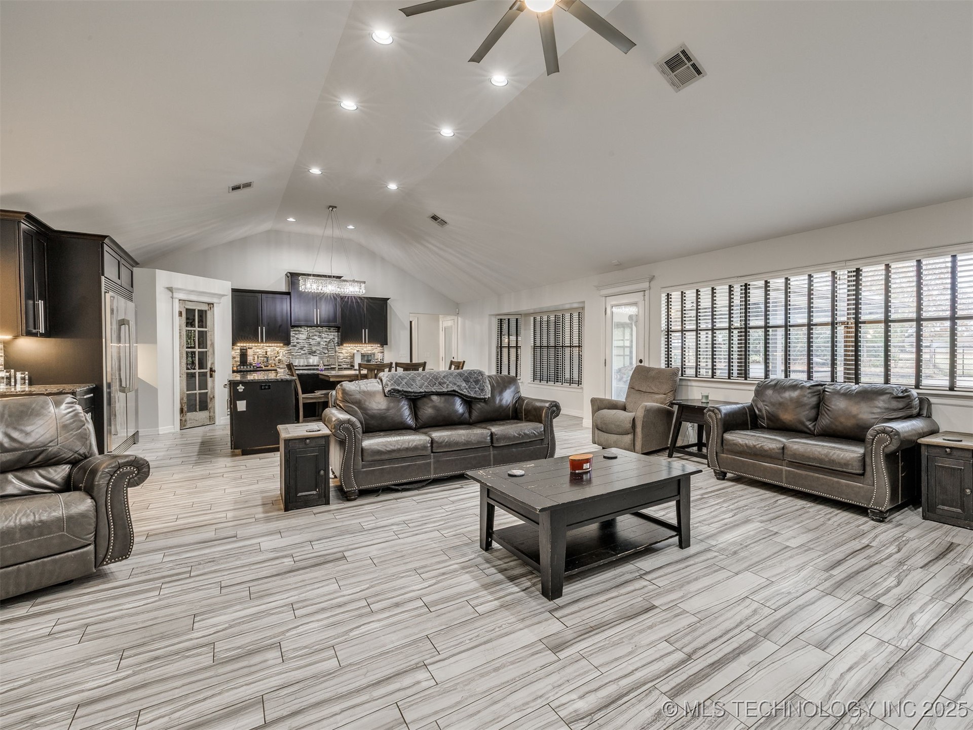 517 Meadowood Drive Property Photo 14