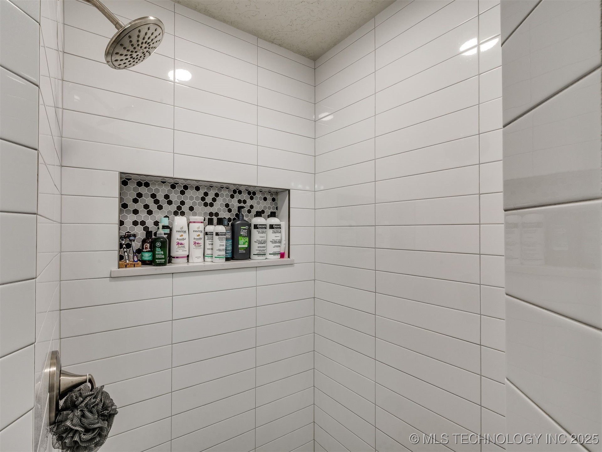 517 Meadowood Drive Property Photo 17