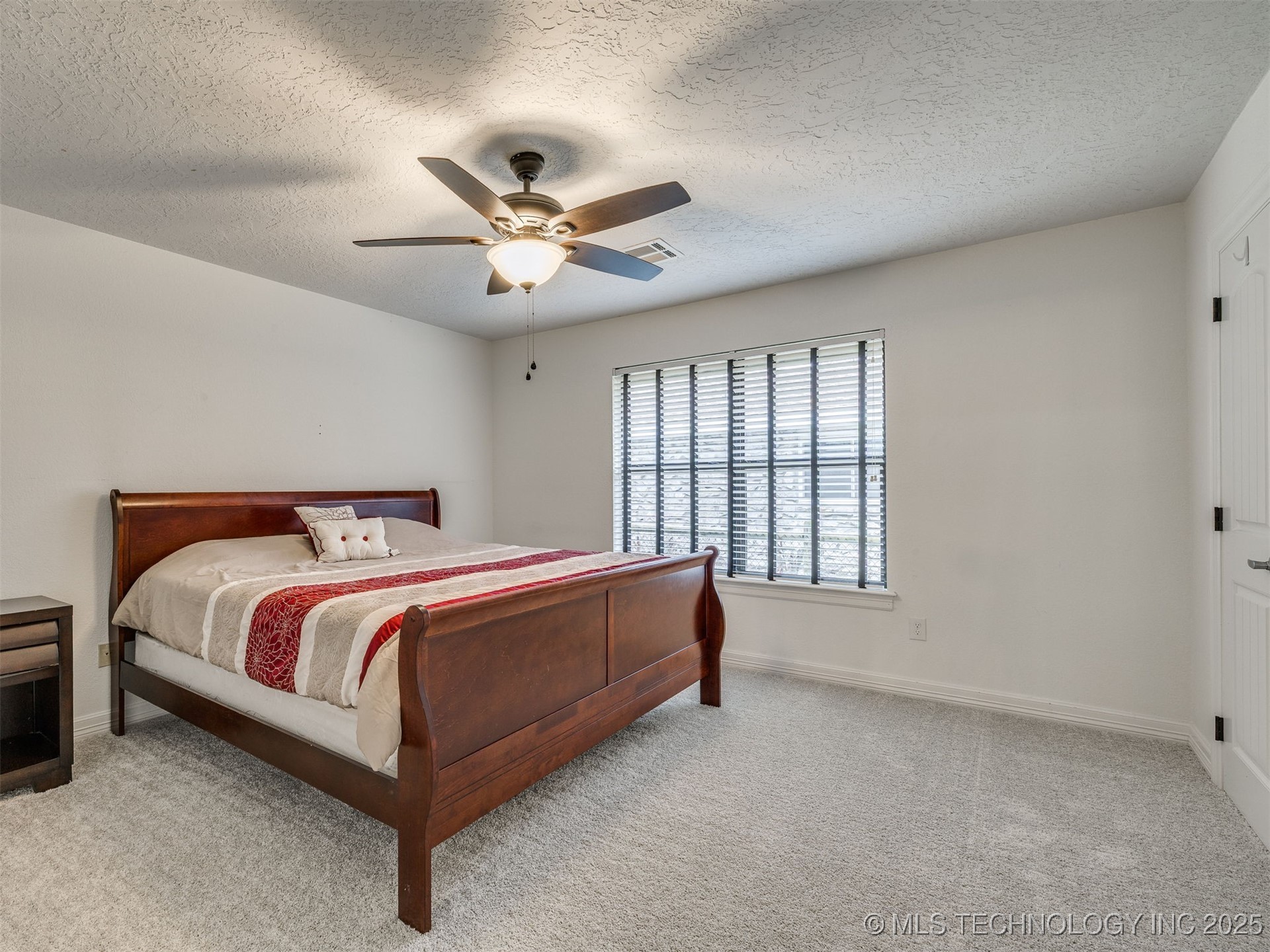 517 Meadowood Drive Property Photo 18