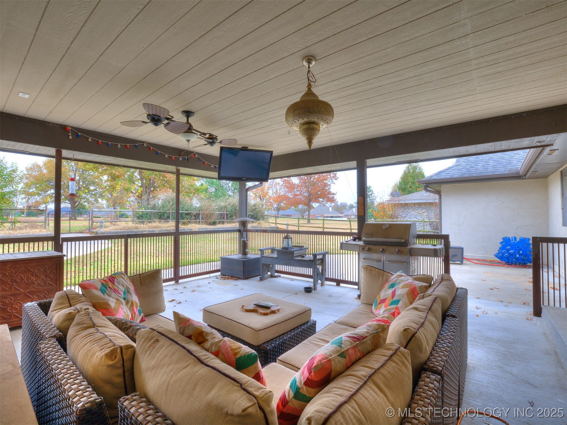 517 Meadowood Drive Property Photo 20