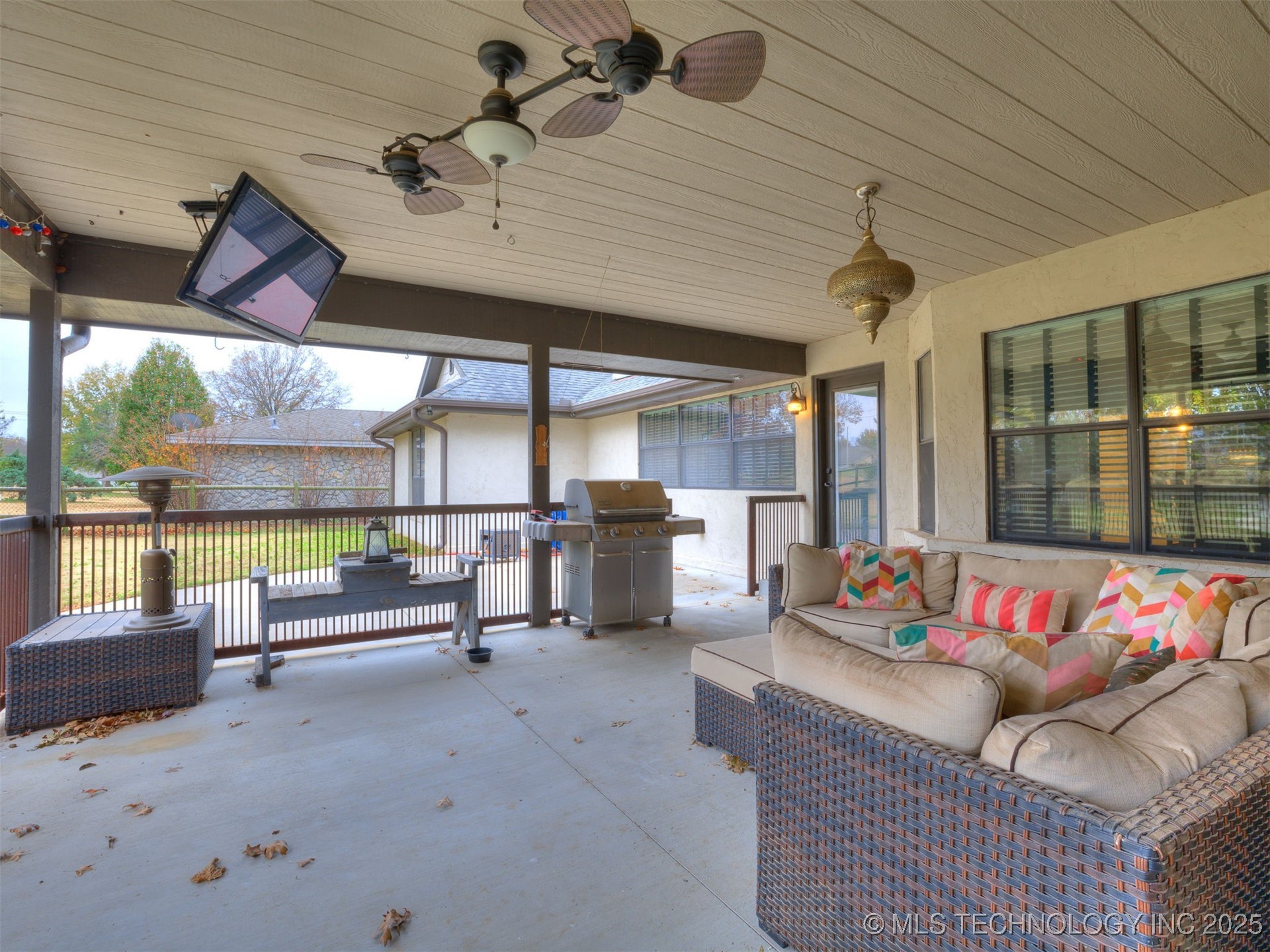 517 Meadowood Drive Property Photo 21