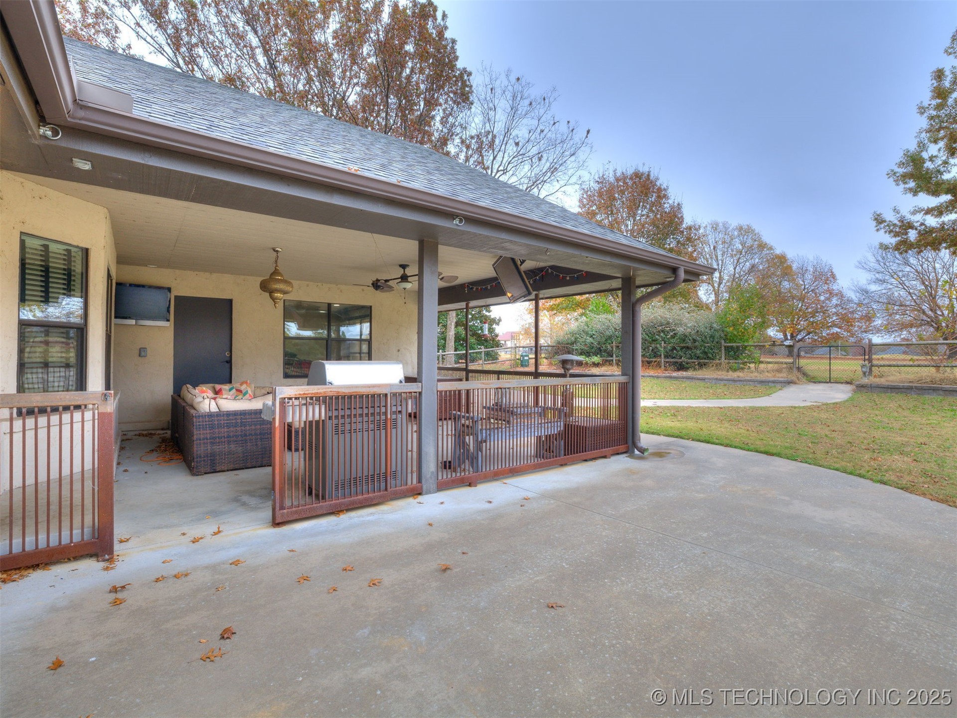 517 Meadowood Drive Property Photo 22