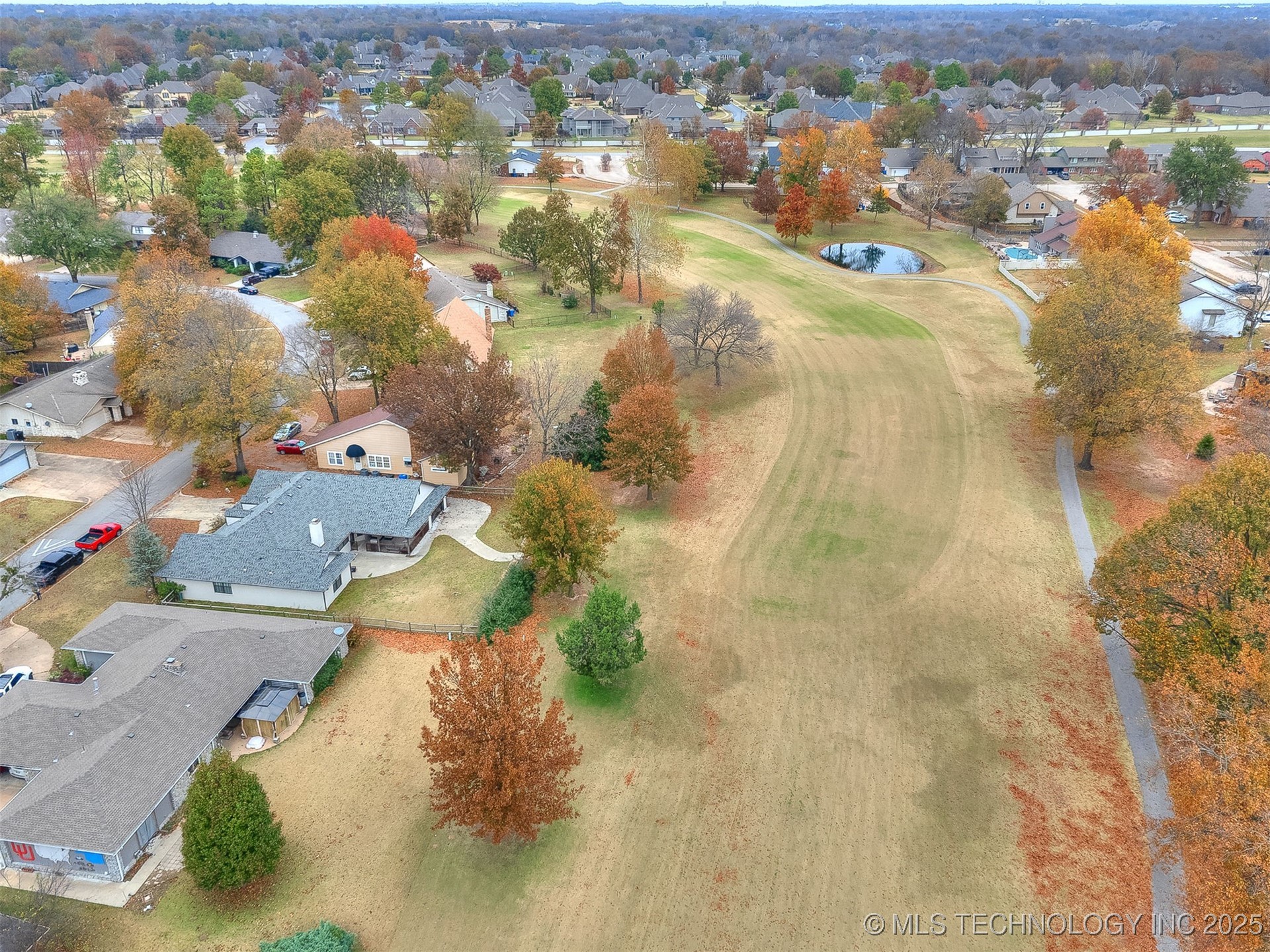 517 Meadowood Drive Property Photo 28