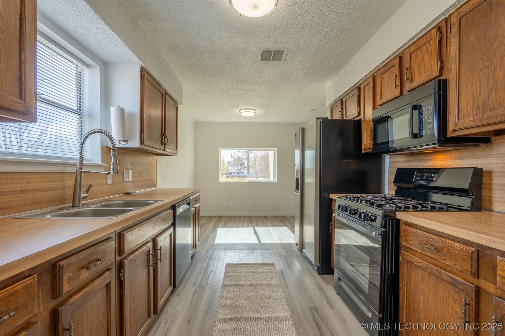 23810 E 103rd Place S Property Photo 17