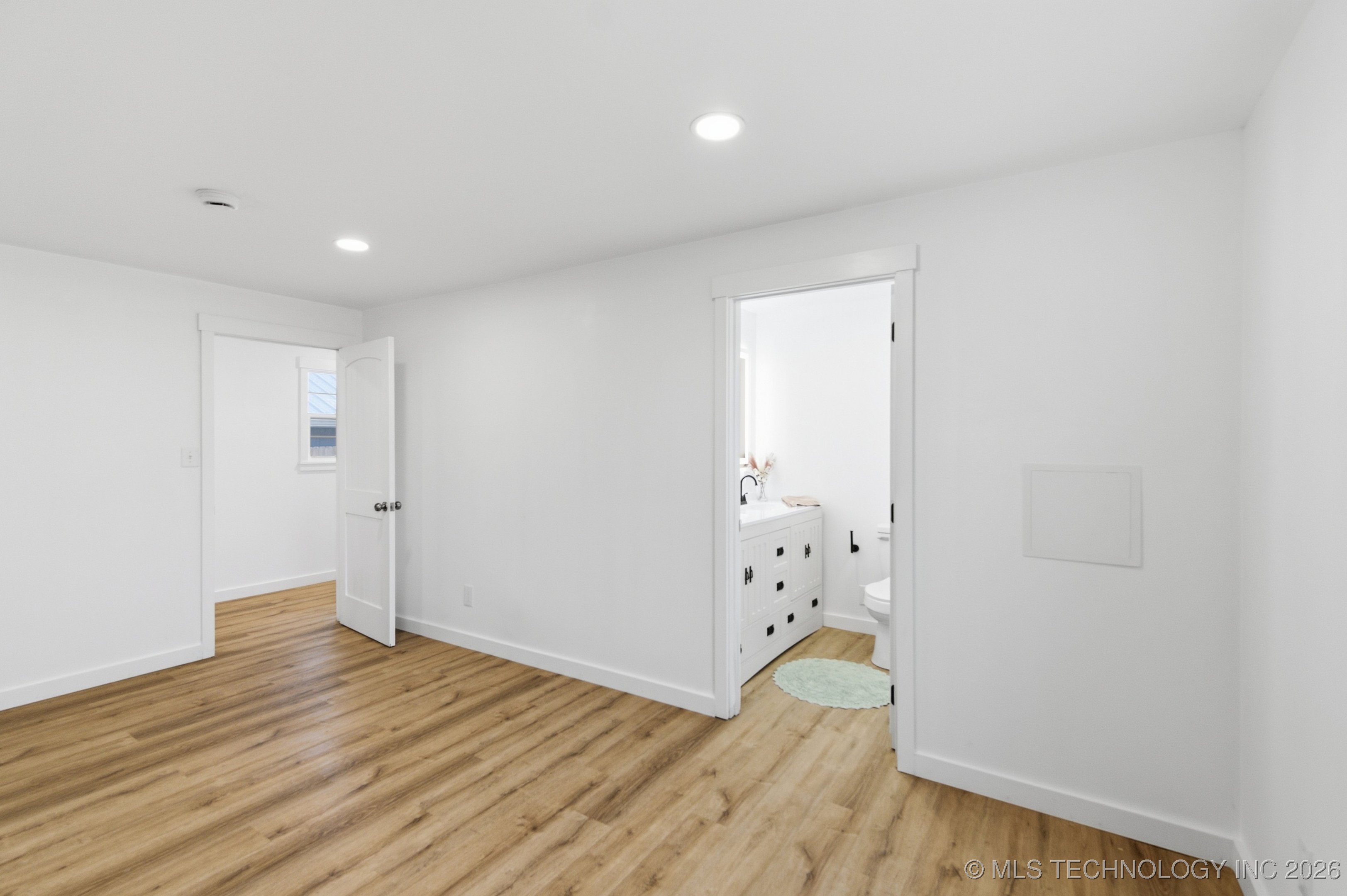 5924 W 31st Street Property Photo 12