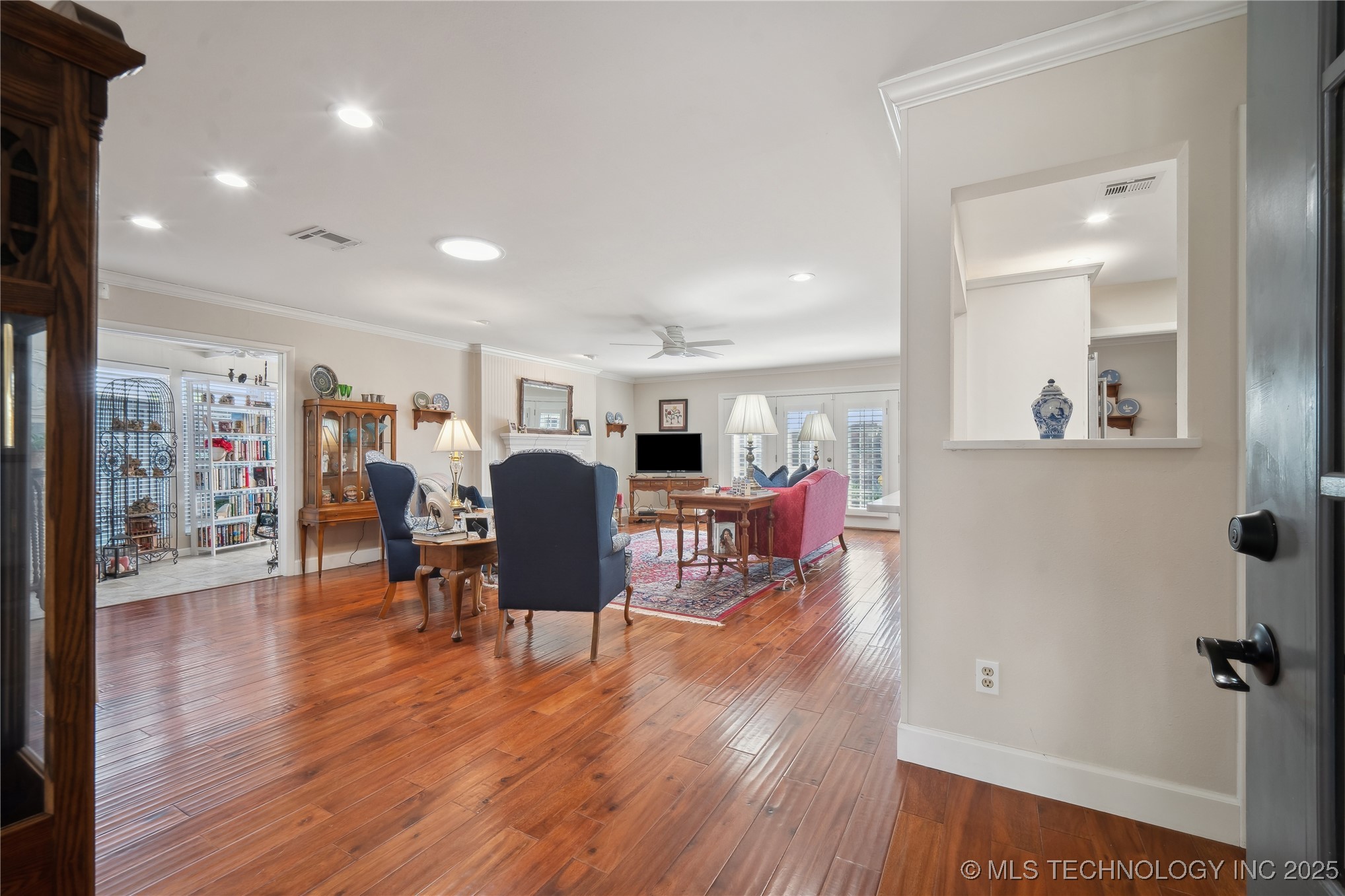 5206 Harvard Avenue 111 Property Photo 4