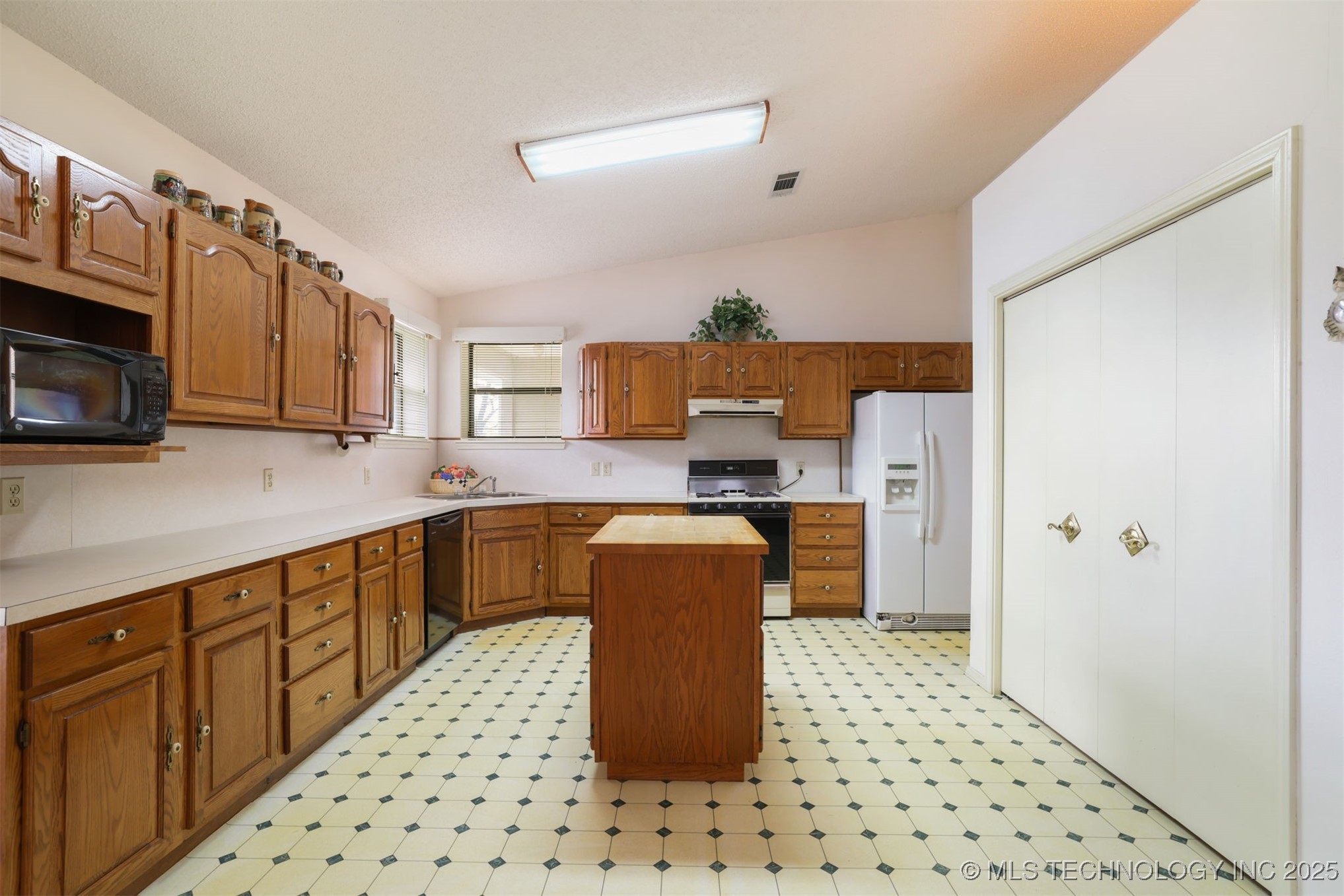 417 Armstrong Academy Road Property Photo 8