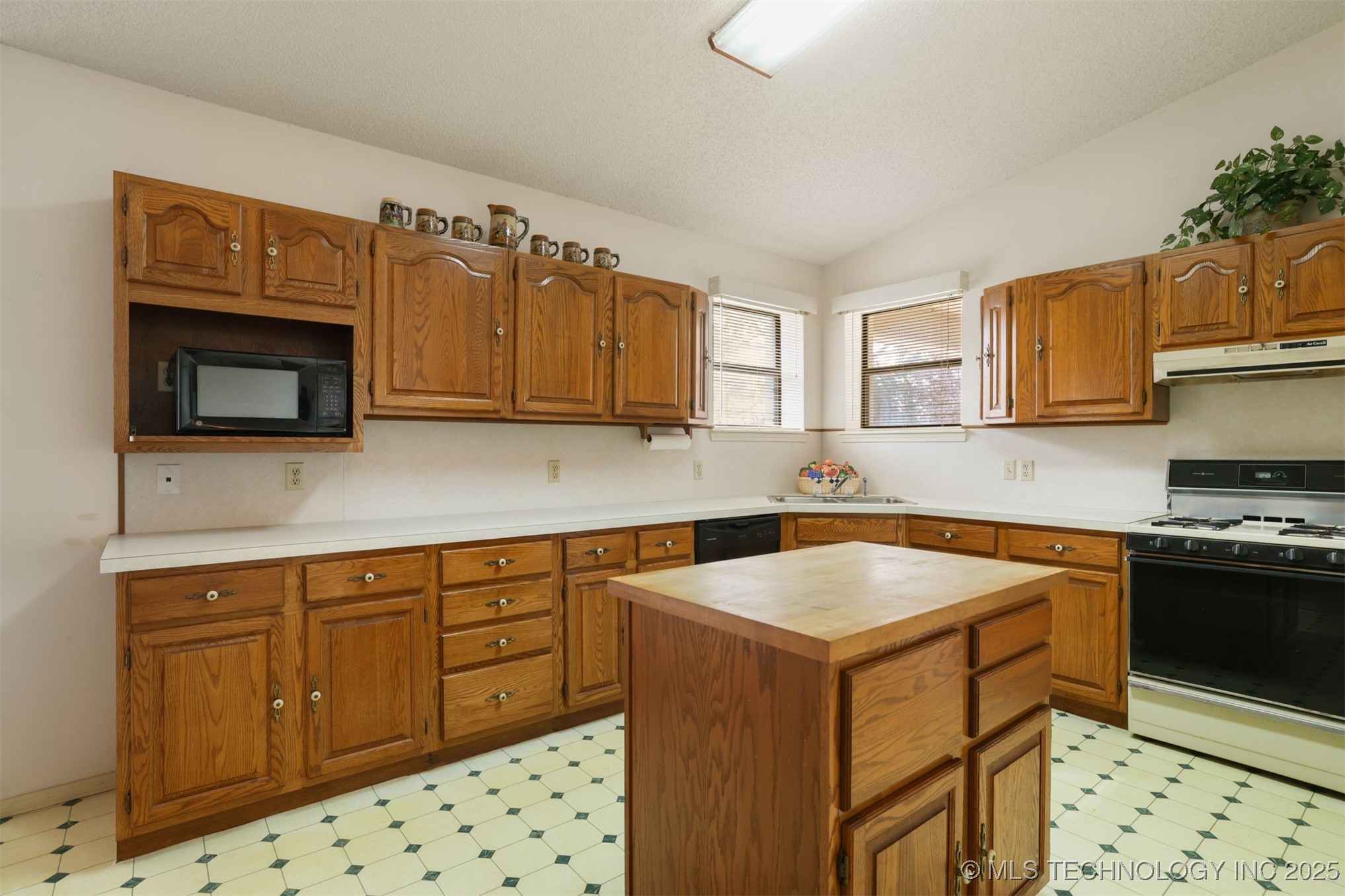 417 Armstrong Academy Road Property Photo 9