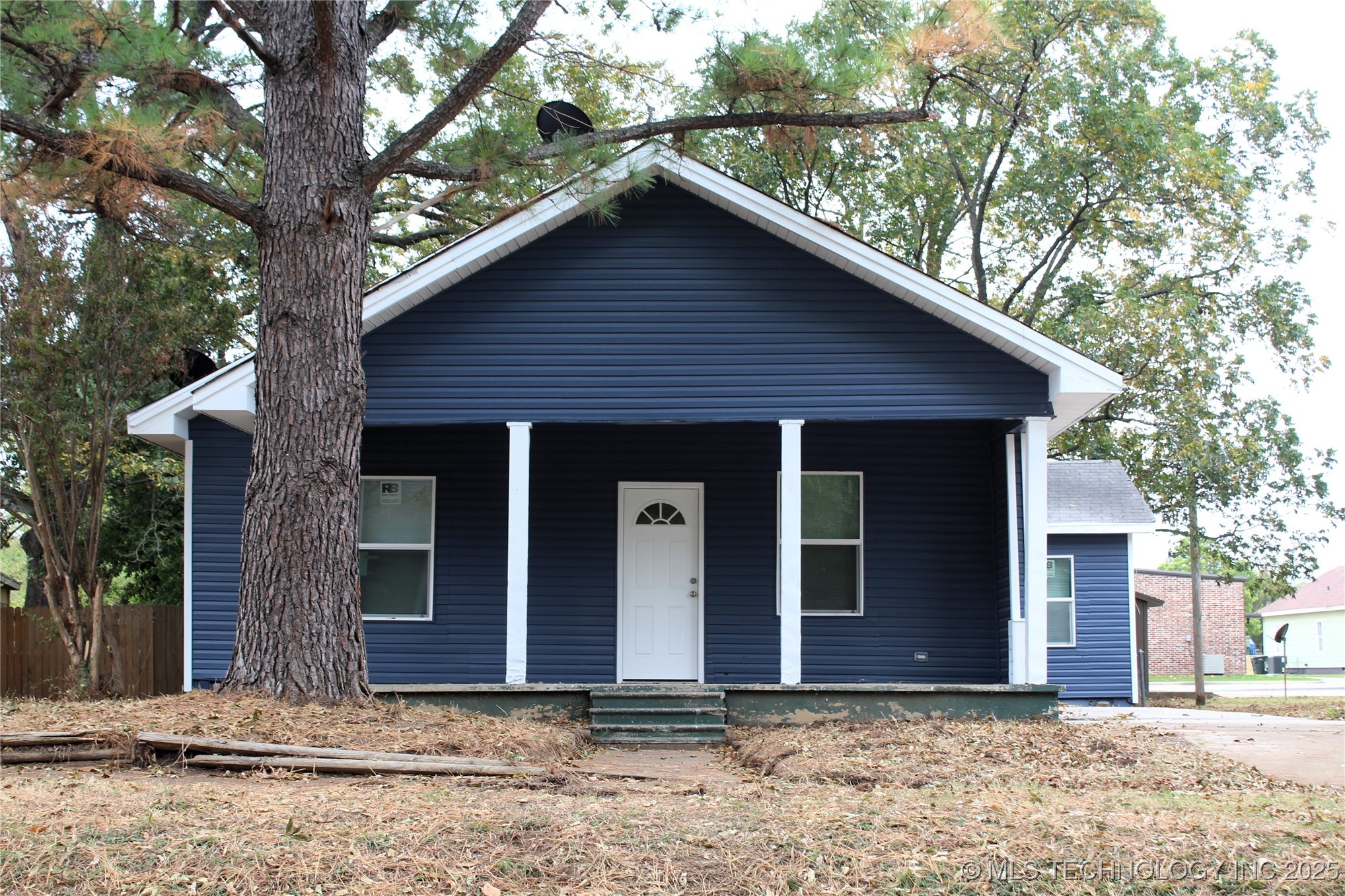 905 W Beech Property Photo 1