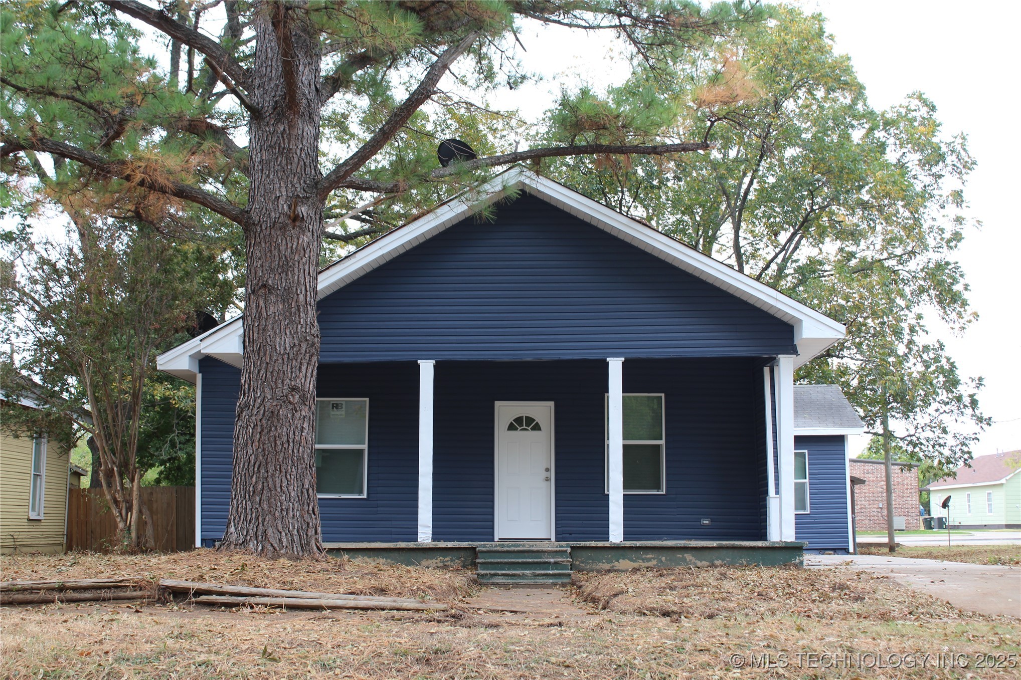 905 W Beech Property Photo 2