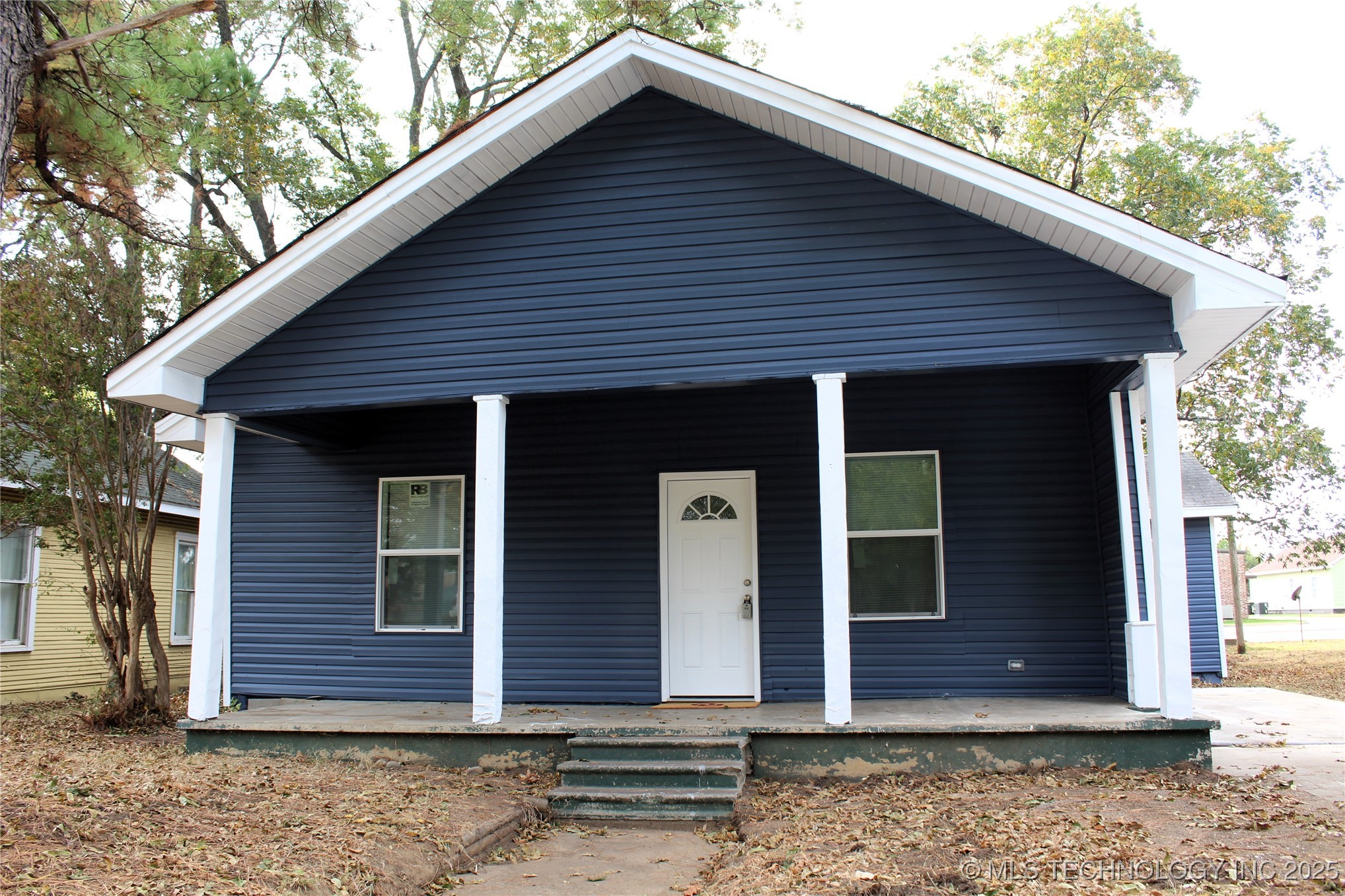 905 W Beech Property Photo 3