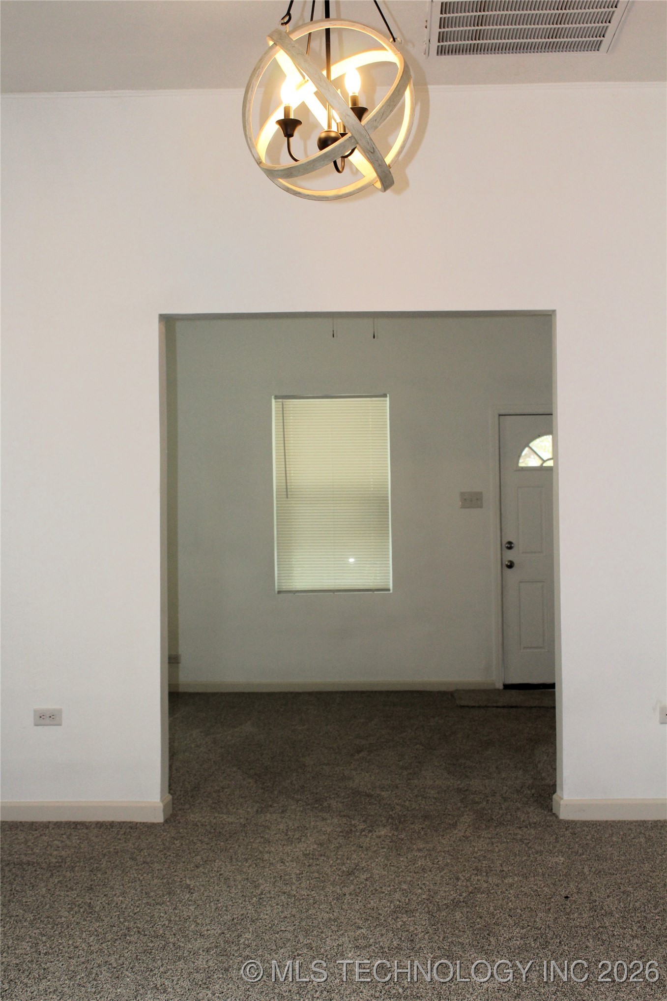 905 W Beech Property Photo 7