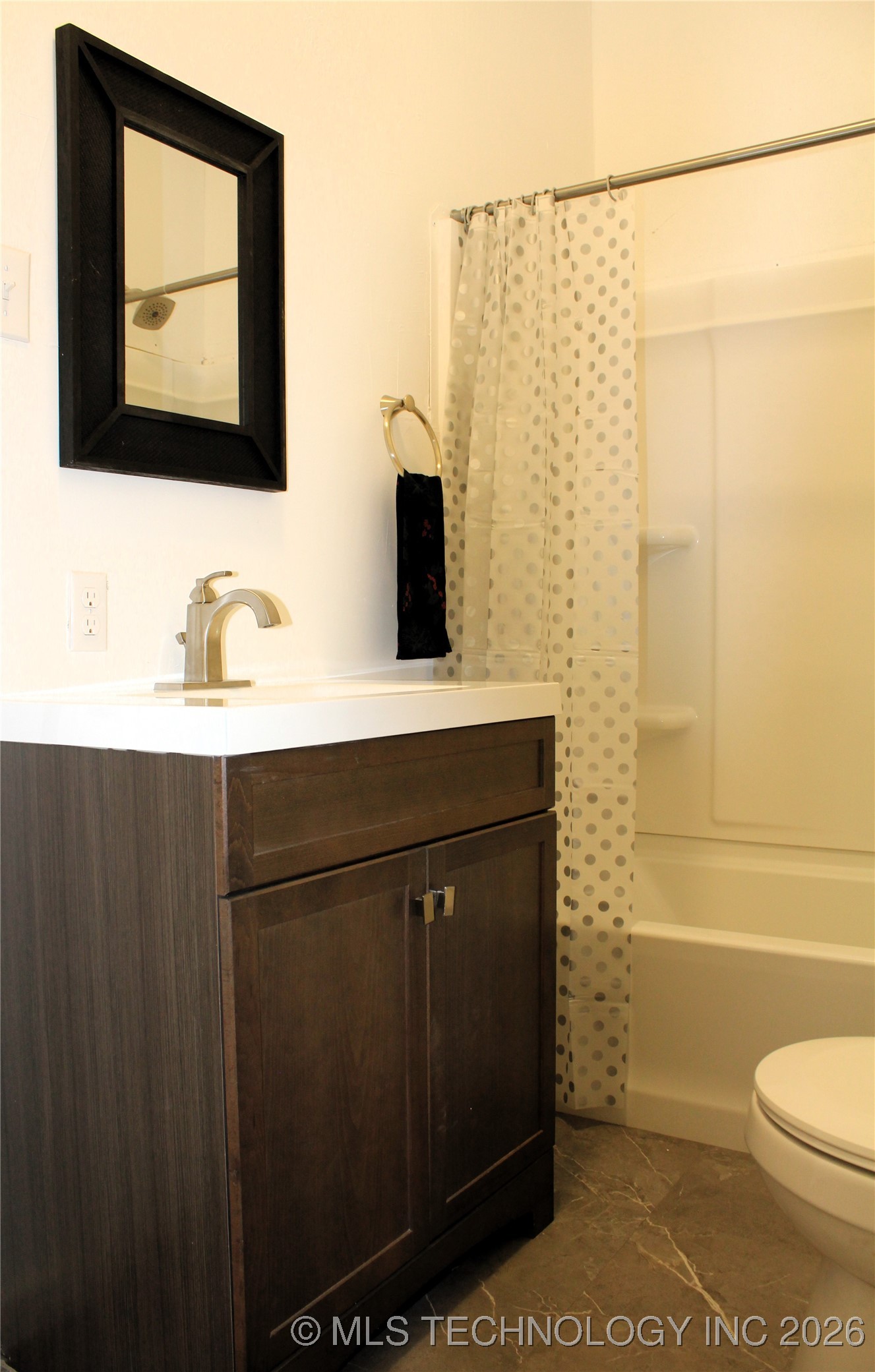 905 W Beech Property Photo 16