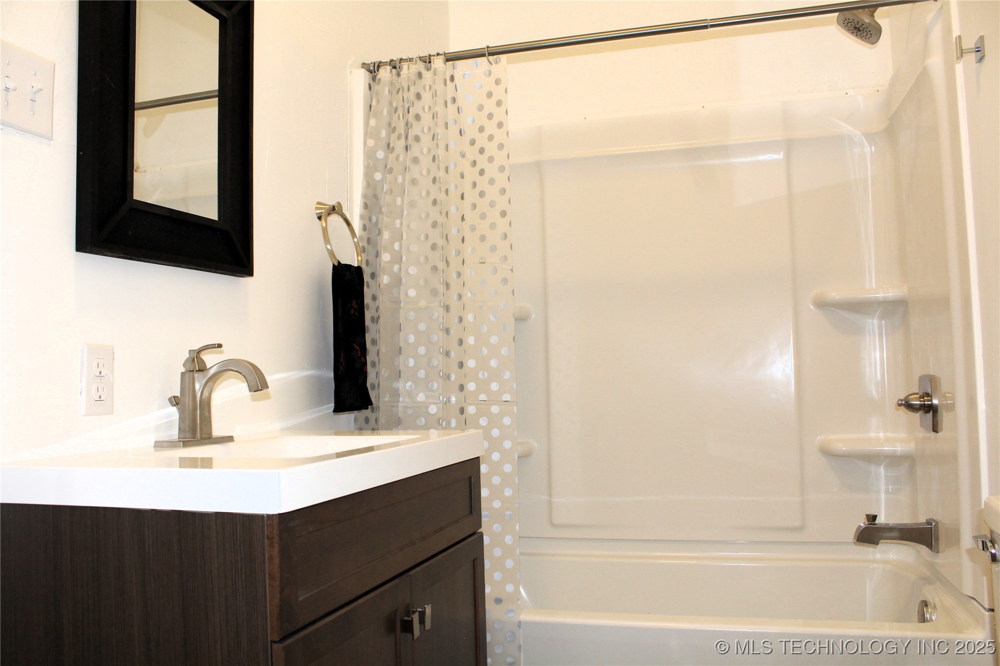 905 W Beech Property Photo 17