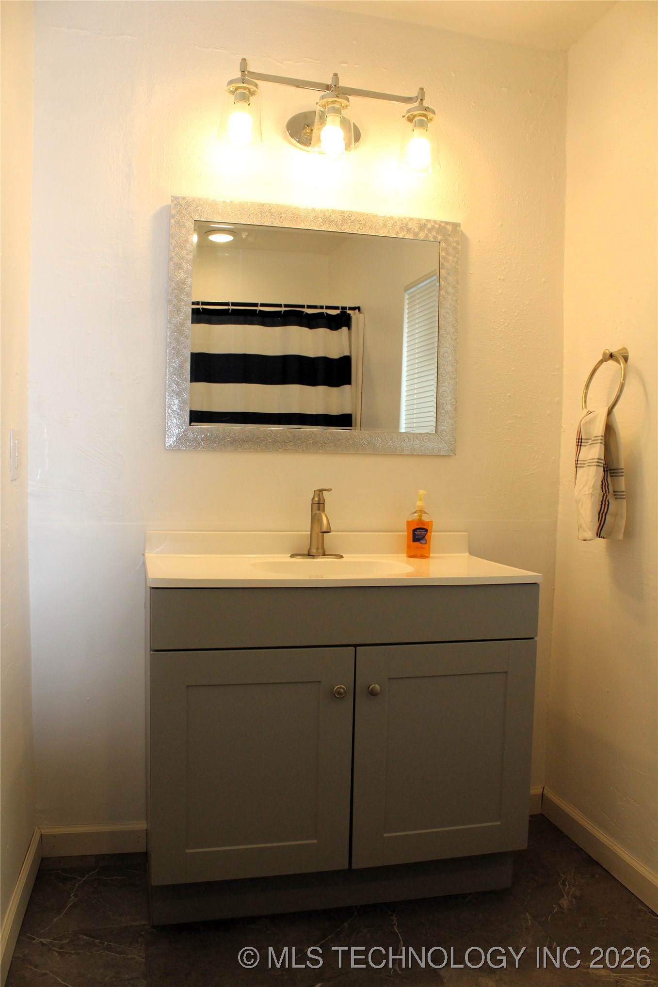 905 W Beech Property Photo 22