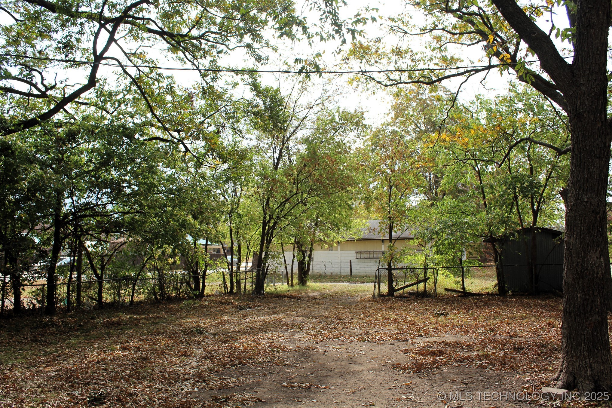 905 W Beech Property Photo 29