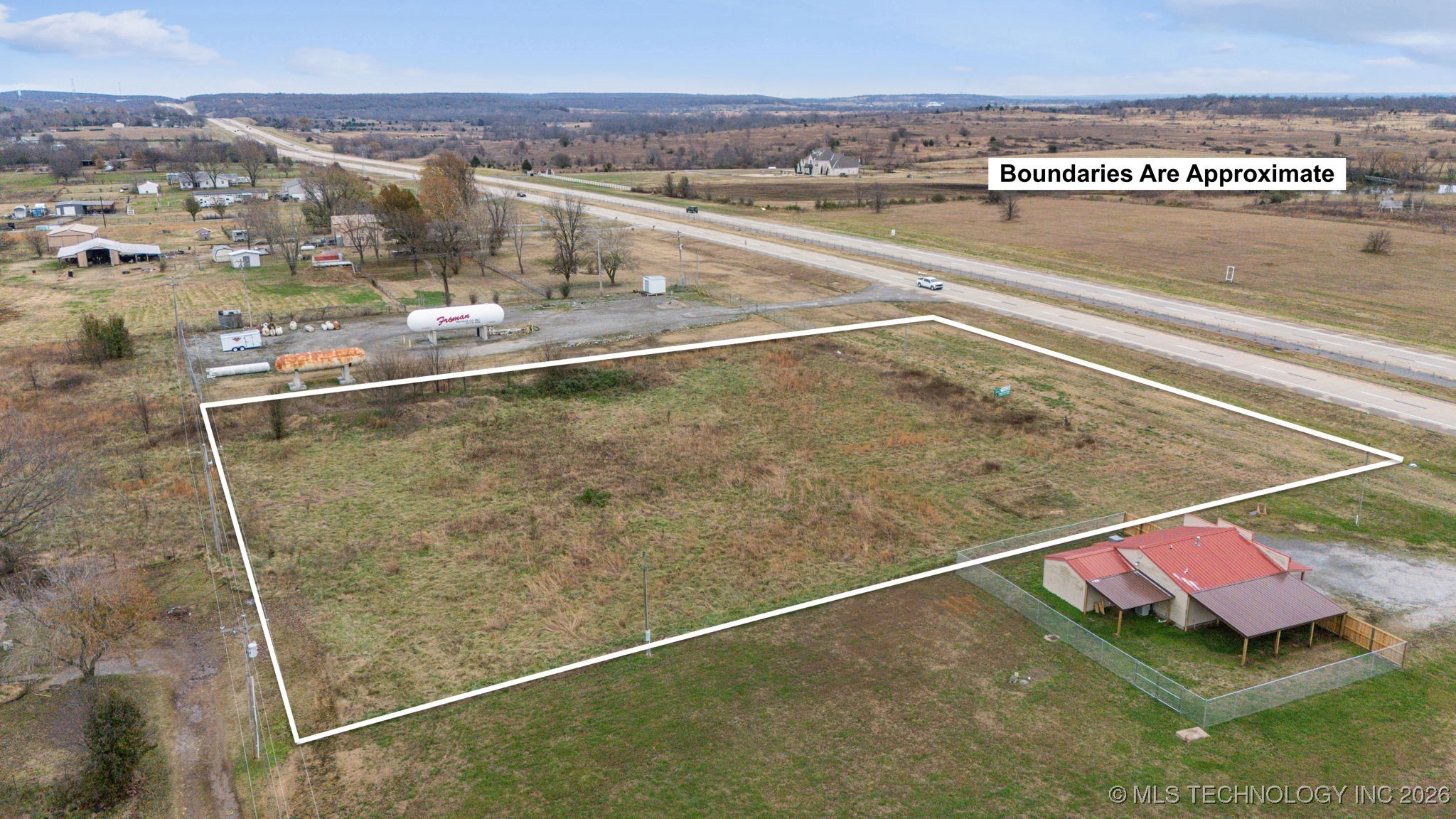 20005 E Hwy 20 Property Photo 2