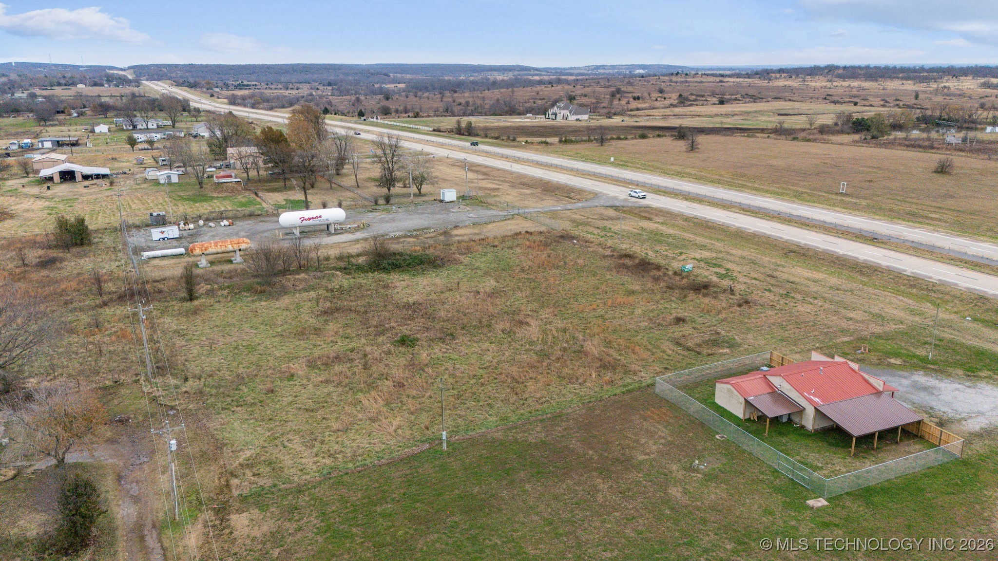20005 E Hwy 20 Property Photo 3